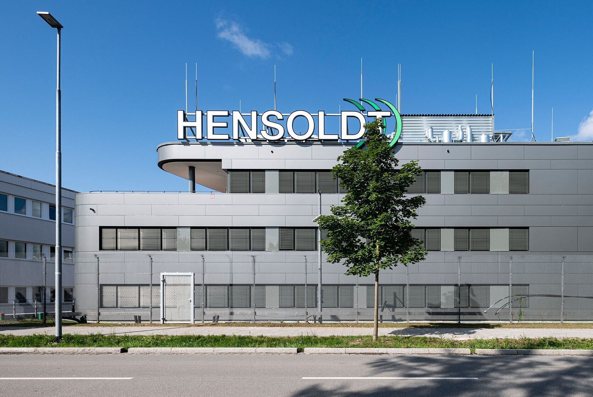 Symbolbild. Die Hensoldt Zentrale in Taufkirchen. Foto: Hensoldt