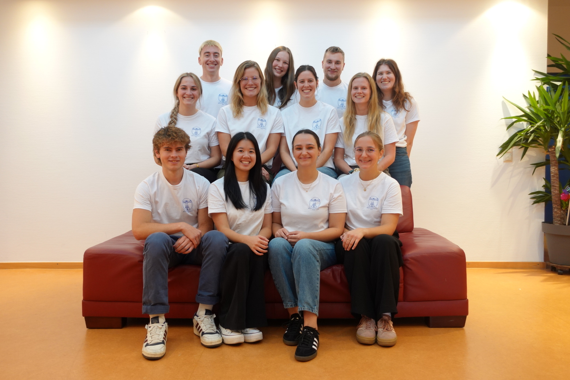 Zur Prüfung angetreten sind: Simon Lotter, Simone Hofhansl, Jan Merkle, Jessica Lüdecke, Selina Schröck, Jana Stadelmann, Johanna Weber, Lea Zachariae, Dominik Maier, Hong Thanh Dinh, Nicole Mignogna, Jana Fischer. Bild: Dr. Annette Füchsle-Reiter
