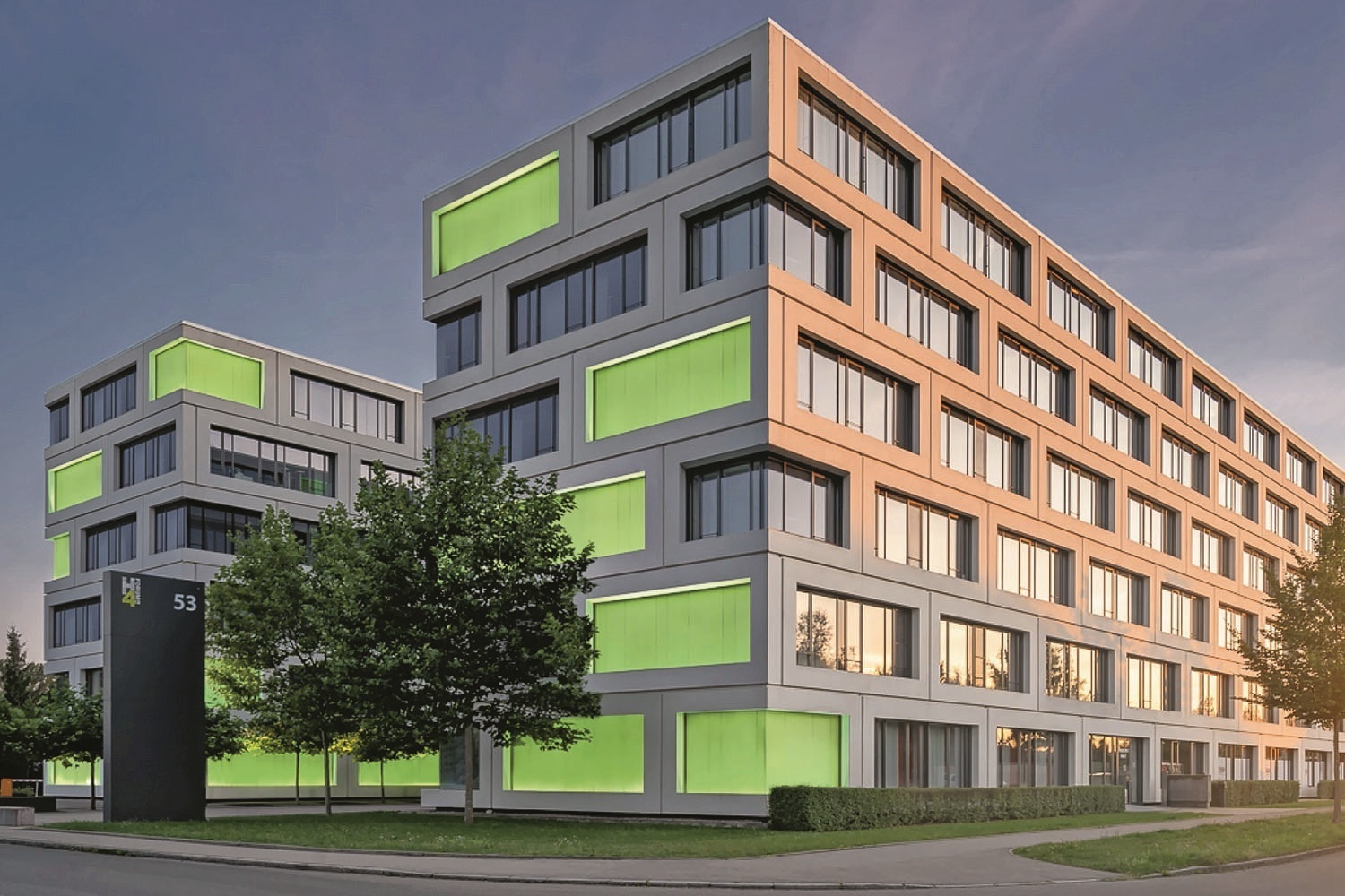 Das IT-Systemhaus in ­Augsburg ergänzt die bisherigen Geschäfts­felder und ermöglicht eine noch stärkere Verzahnung von strategischer Beratung und technischer Umsetzung. Foto: Andreas Jekic / DSEV