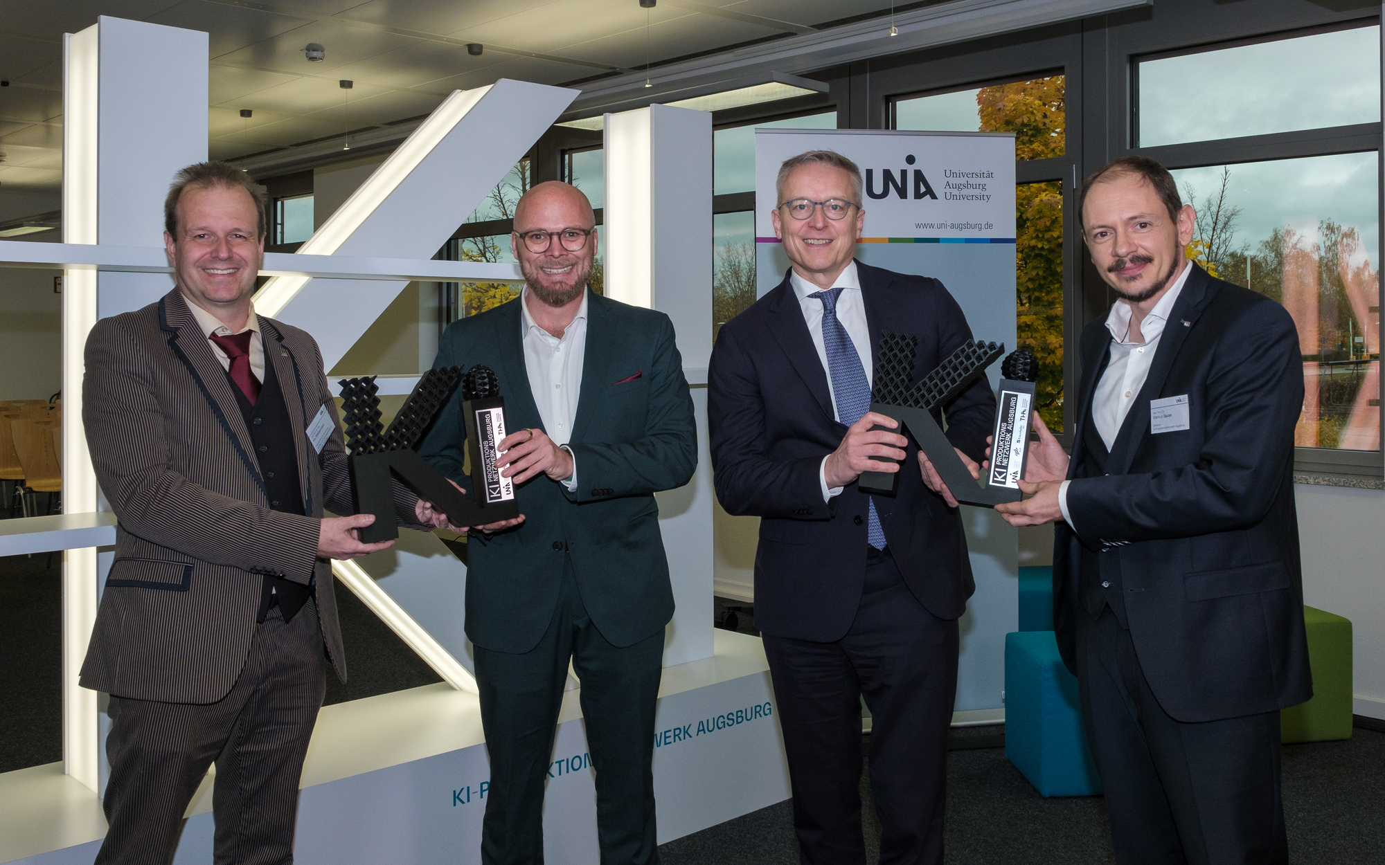 Prof. Dr. Kay André Weidenmann (Vizepräsident für Forschung, Digitales und Technologieallianzen der Universität Augsburg), Dr.