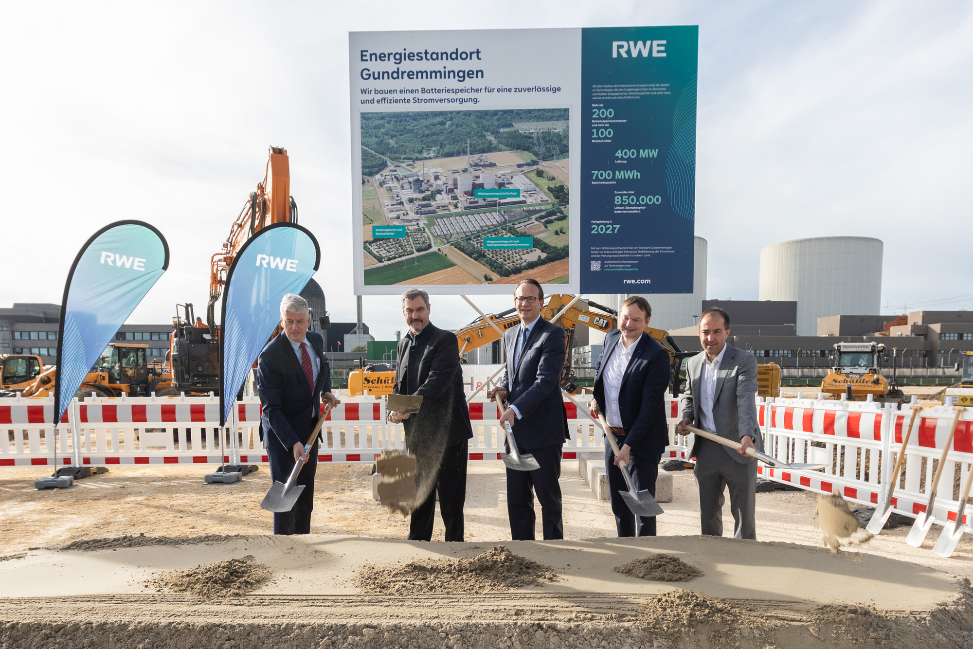 Von links: Nikolaus Valerius, Dr. Markus Söder, Dr. Markus Krebber, Hans Reichhart, Tobias Bühler. Foto: RWE