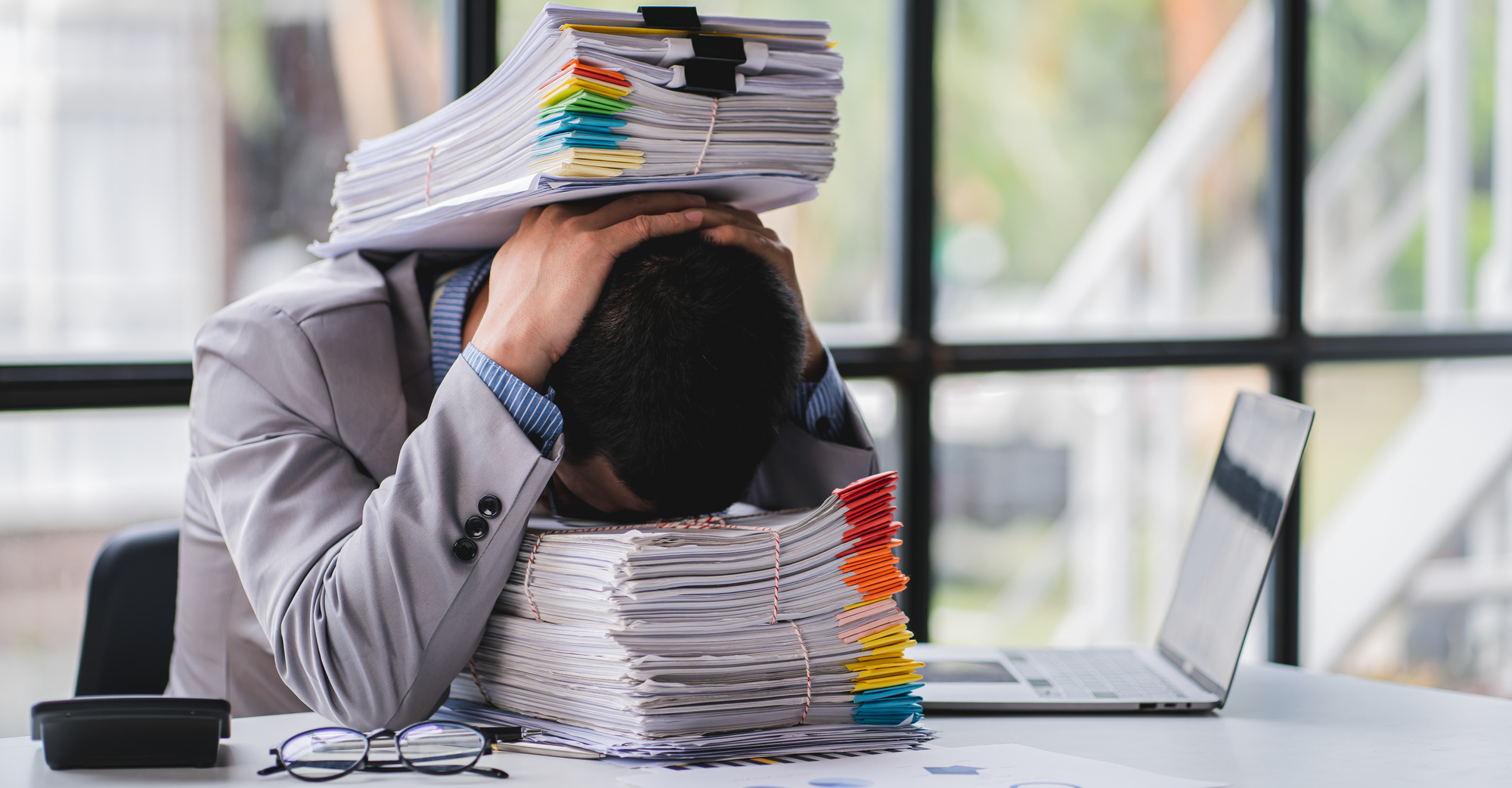 Wie viel Bürokratie verträgt die Wirtschaft in Bayern? Foto: Adobe Stock/ Daenin