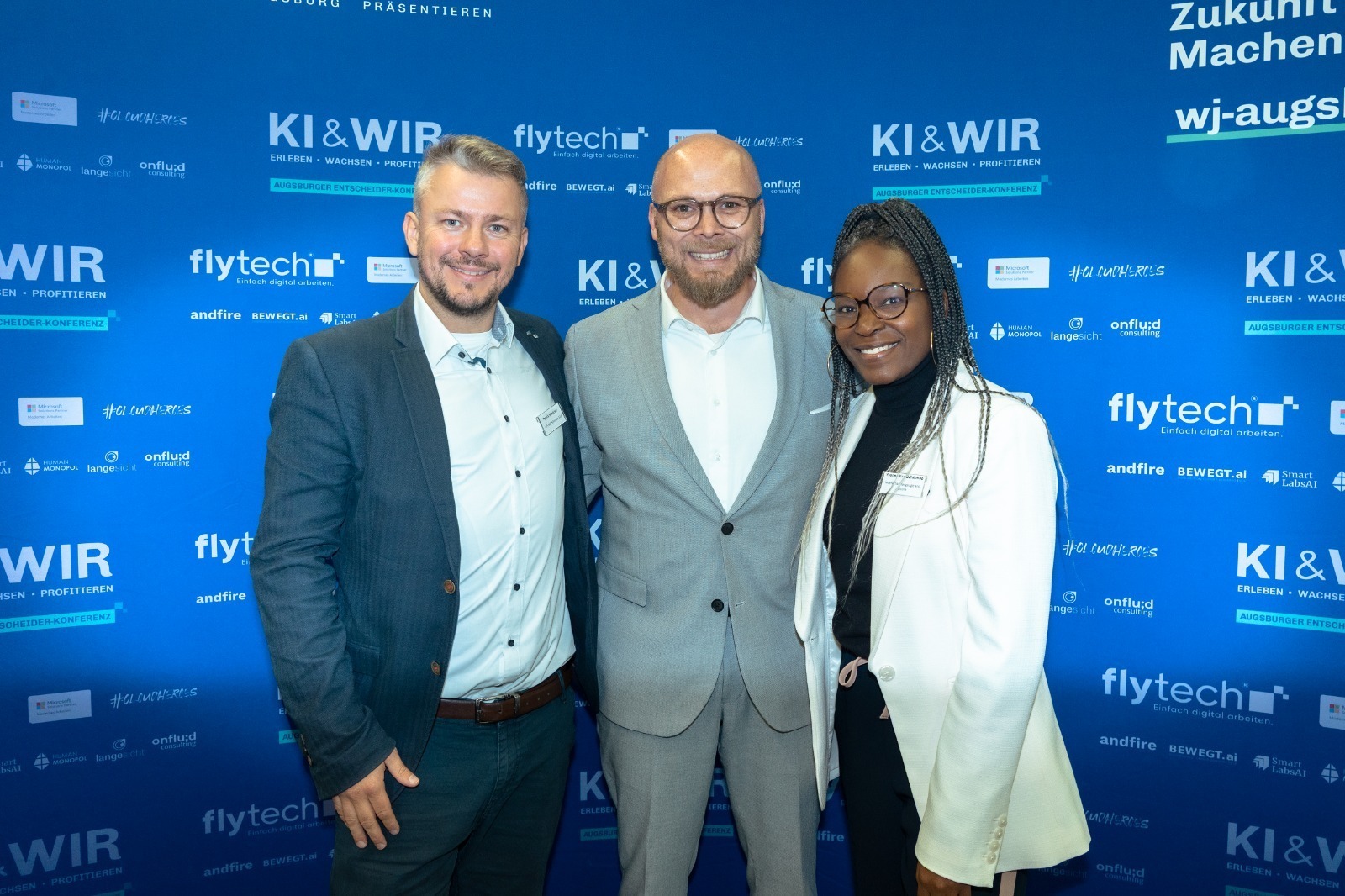 (v.l.n.r.) Patrick Schmicker (Incoming President), Dr. Fabian Mehring (Bayerns Digitalminister), Yvonne Kay Odhiambo (President)