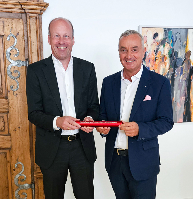 (Von links nach rechts) Martin Sailer (scheidender Verwaltungsratsvorsitzender) und Gerhard Jauernig (künftigerVerwaltungsratsvo