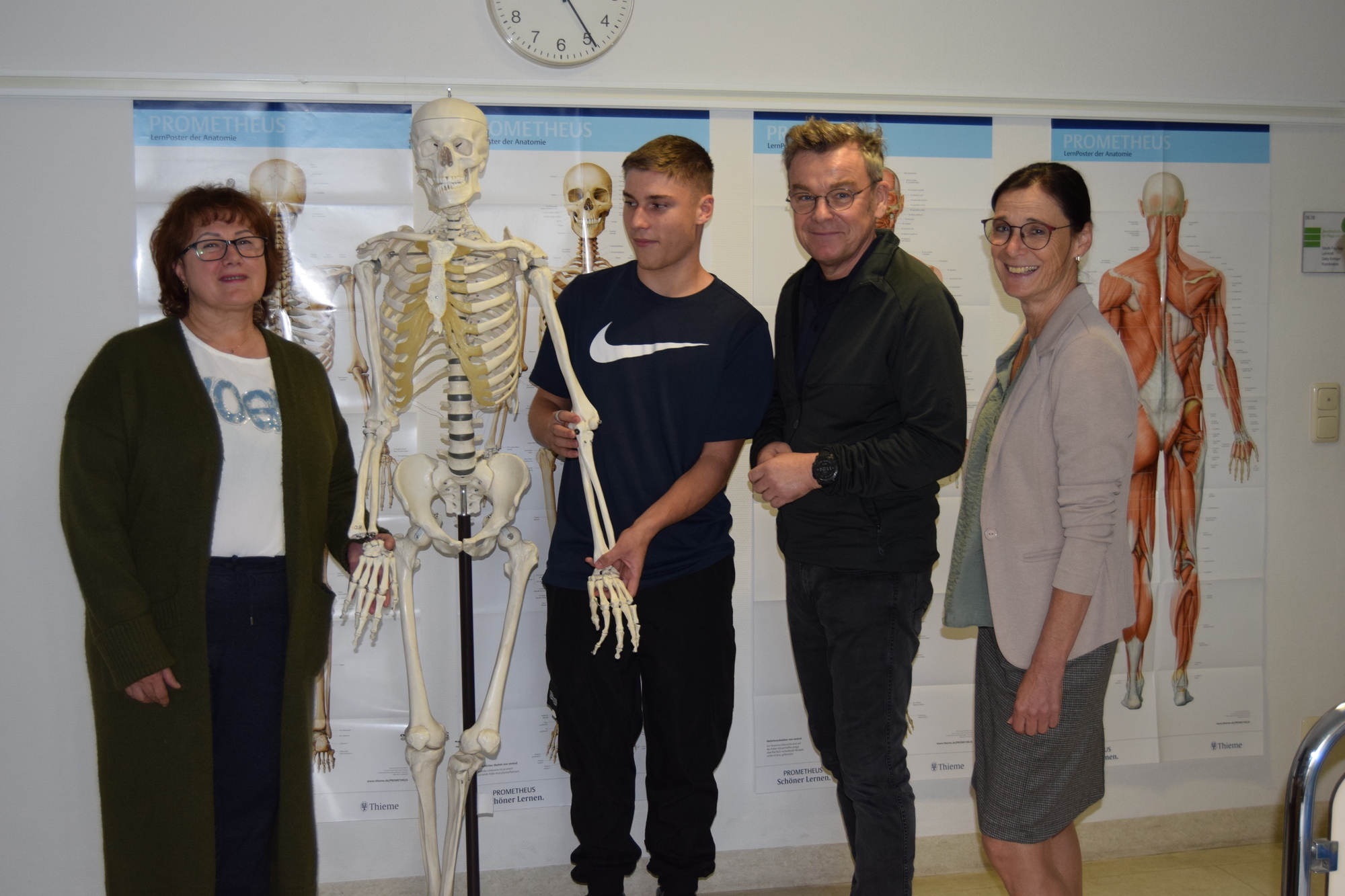 Zwei von insgesamt rund fünfzig neuen Schülerinnen und Schüler, die in diesem Ausbildungsjahr in der Berufsfachschule für Pflege