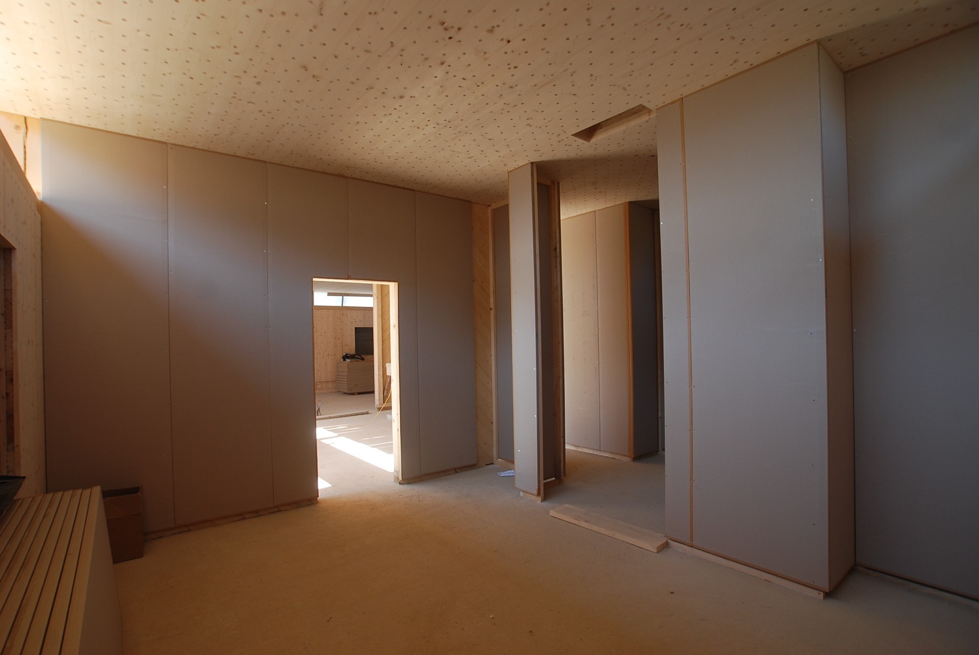 <p>Paludi-Platten setzen ein starkes Zeichen für nachhaltige Materialien im modernen Innenausbau. Quelle: Bauunternehmen bendl Günzburg<br></p>