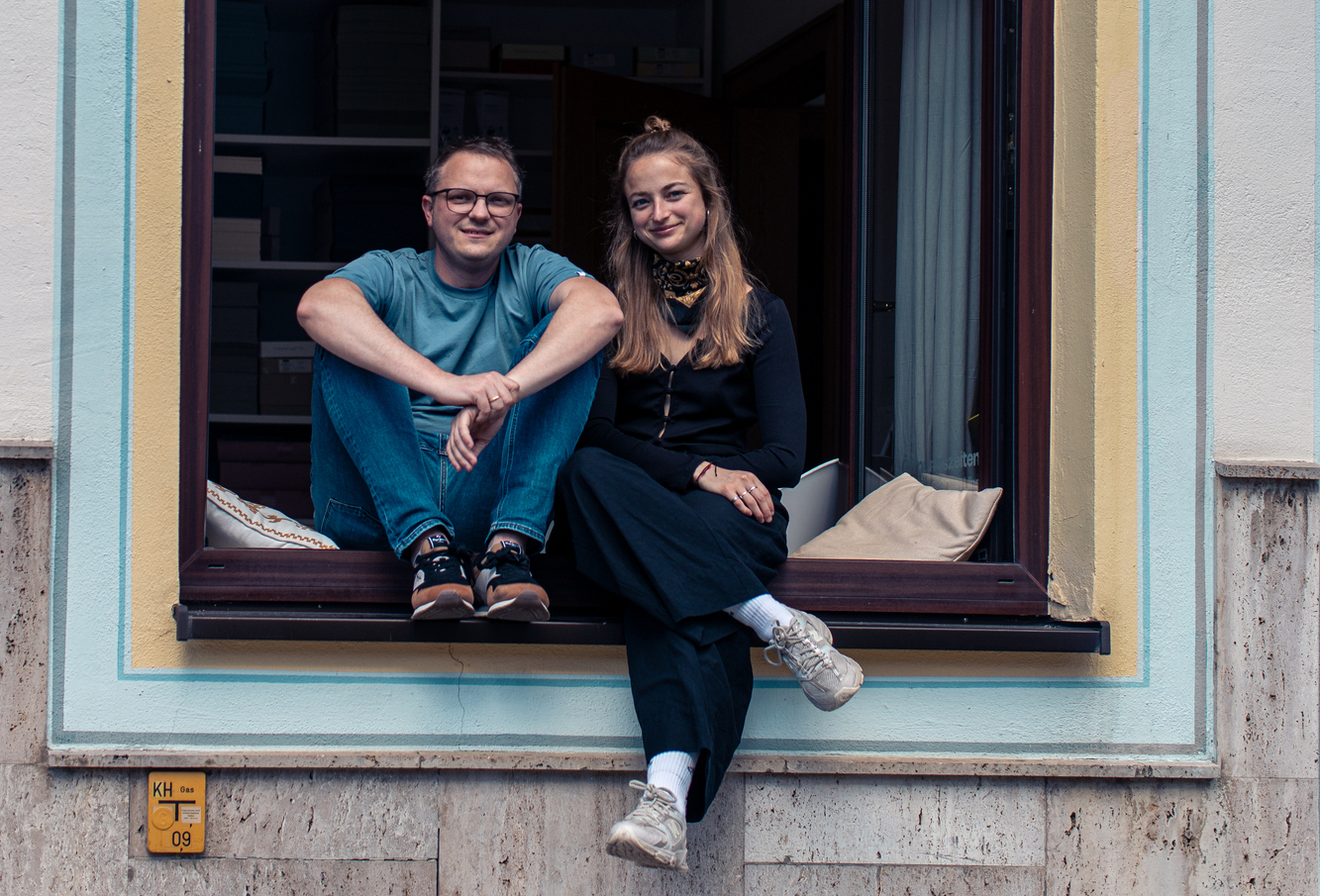 Benni und Lara Timm sind die Köpfe hinter kartentimm. Foto: kartentimm