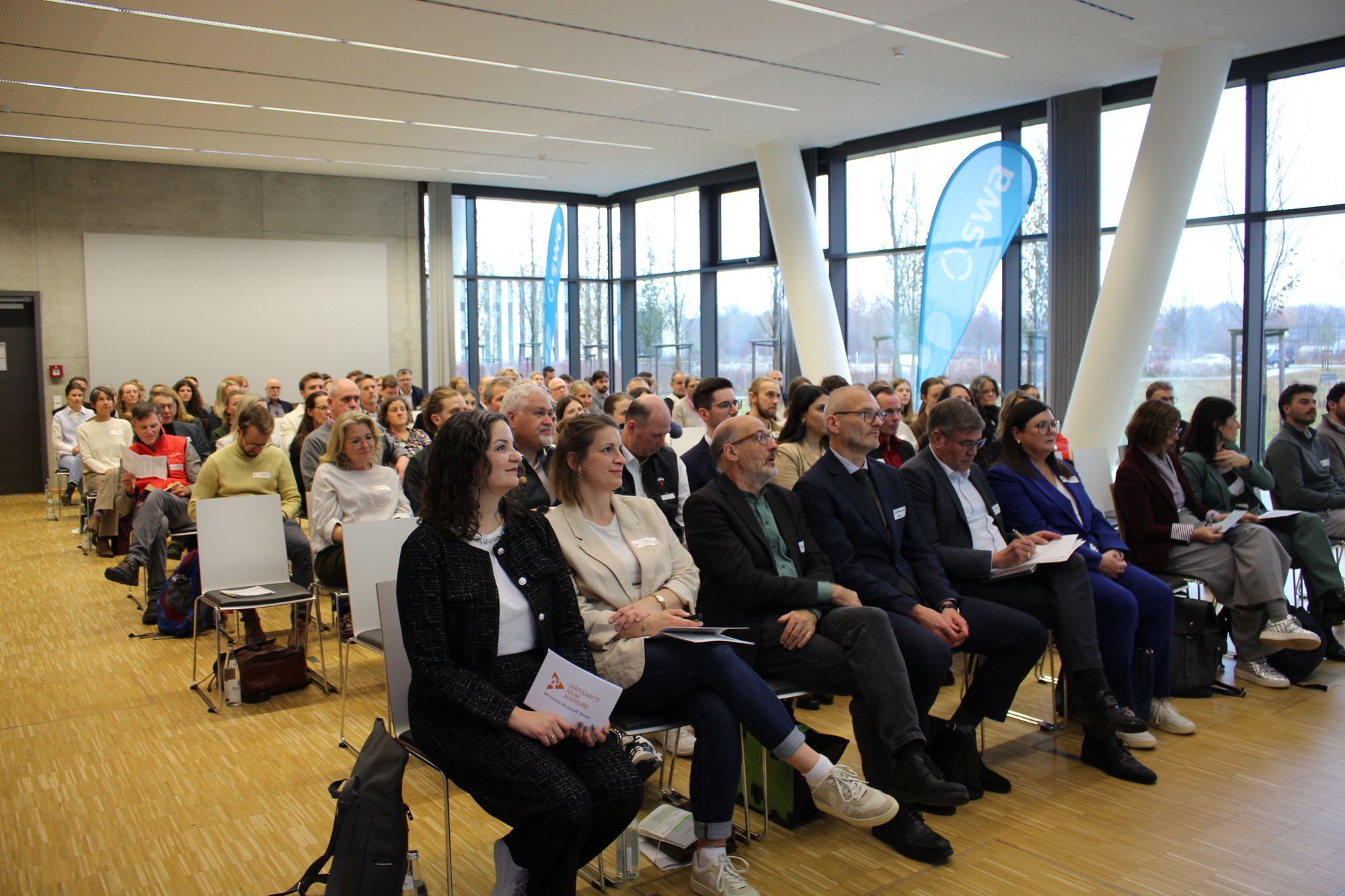 Mehr als 100 Gäste haben sich zum Thema Nachhaltigkeit informiert und ausgetauscht. Foto: Katharina Seeburger/ B4B