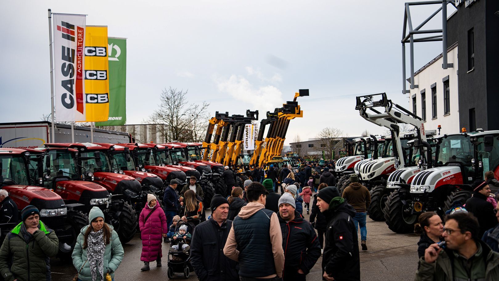 Reger Andrang und großes Interesse bei der diesjährigen Adventsausstellung der Gruma Landtechnik.