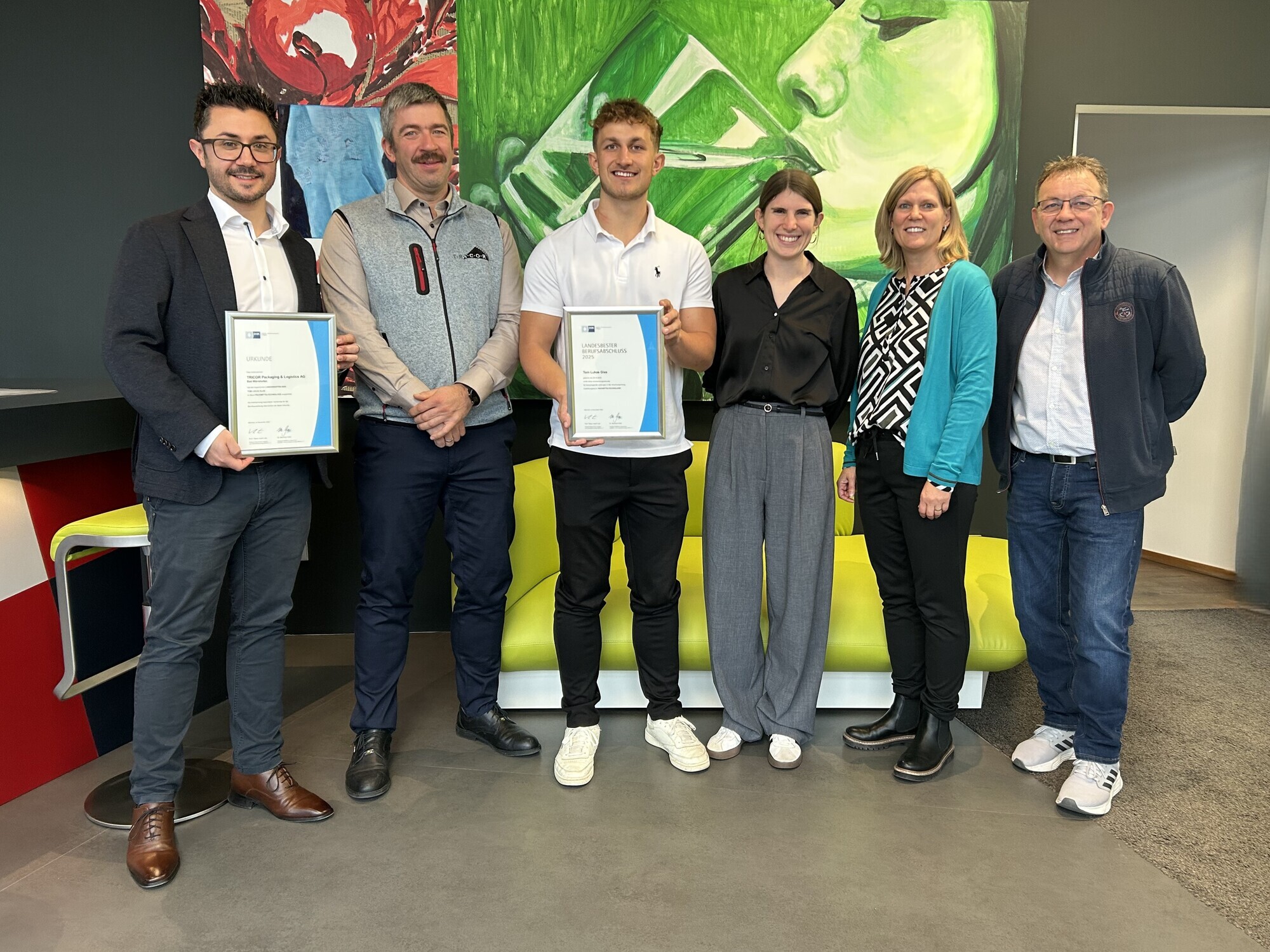 Annalena Haußer, Regionalgeschäftsführerin der IHK Schwaben für Memmingen und Unterallgäu, gratulierte dem erfolgreichen Absolve