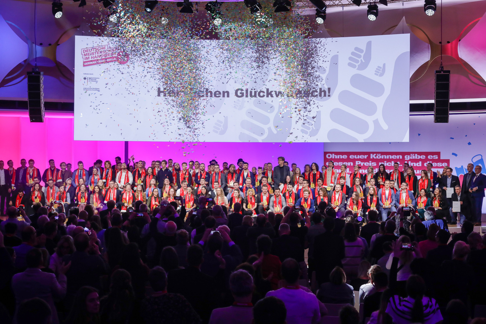 Abschlussfeier bei der Deutschen Meisterschaft im Handwerk mit dem erfolgreichen Handwerksnachwuchs.