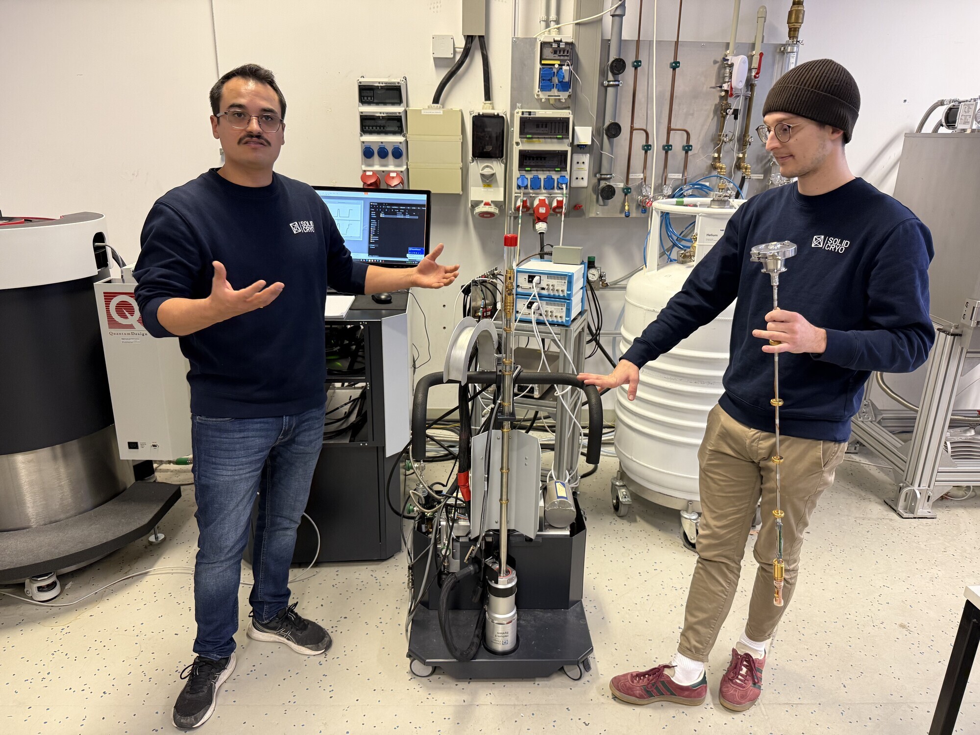 Der Kühlstab von Solidcryo arbeitet mit magnetischer Kühlung, ist deutlich kompakter konstruiert und ermöglicht eine erheblich unkompliziertere Wartung als Helium-3-Systeme. Fotoquelle: B4BSCHWABEN.de / Angelina Märkl