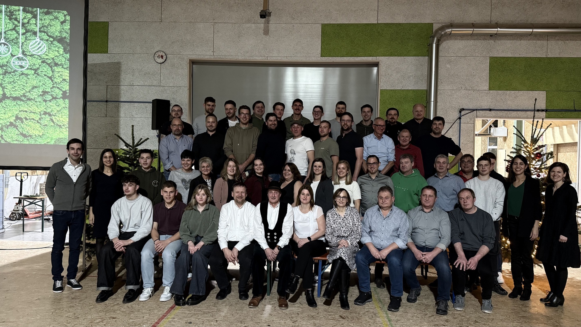 Die Jubilare von Taglieber Holzbau. Foto: Taglieber