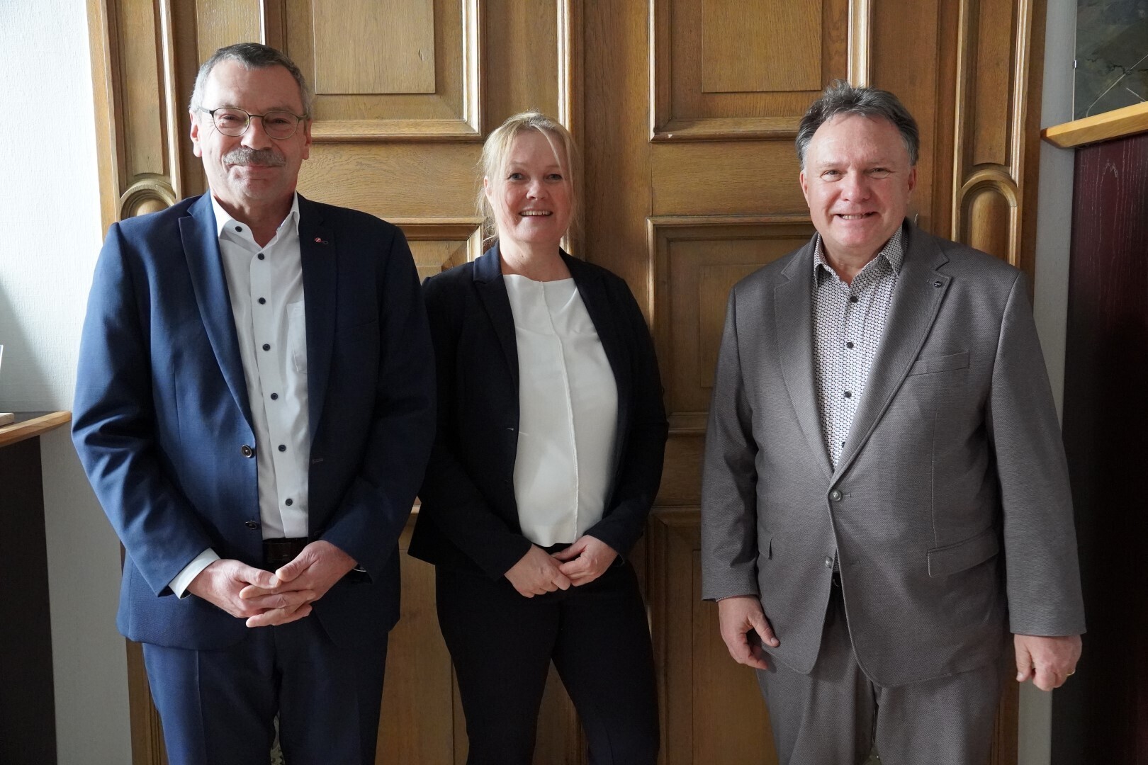 (v.r.n.l.) Andreas Frey und Katrin Krick besuchten Oberbürgermeister Stefan Bosse.