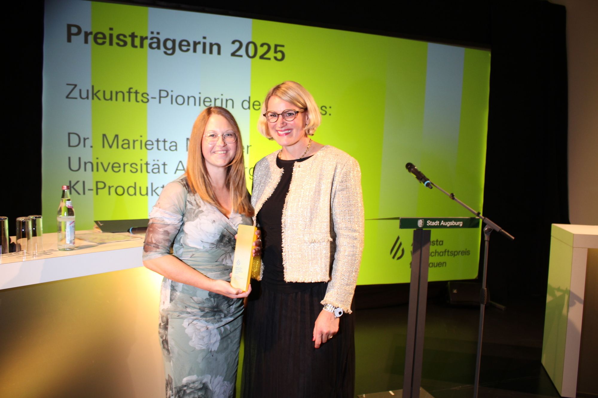 Dr. Marietta Menner wurde 2025 als Zukunfts-Pionierin mit dem Augusta-Wirtschaftspreis für Frauen ausgezeichnet. Sie ist im Vorstand des Augsburger Centre for Future Production. Foto: B4B/ Katharina Seeburger