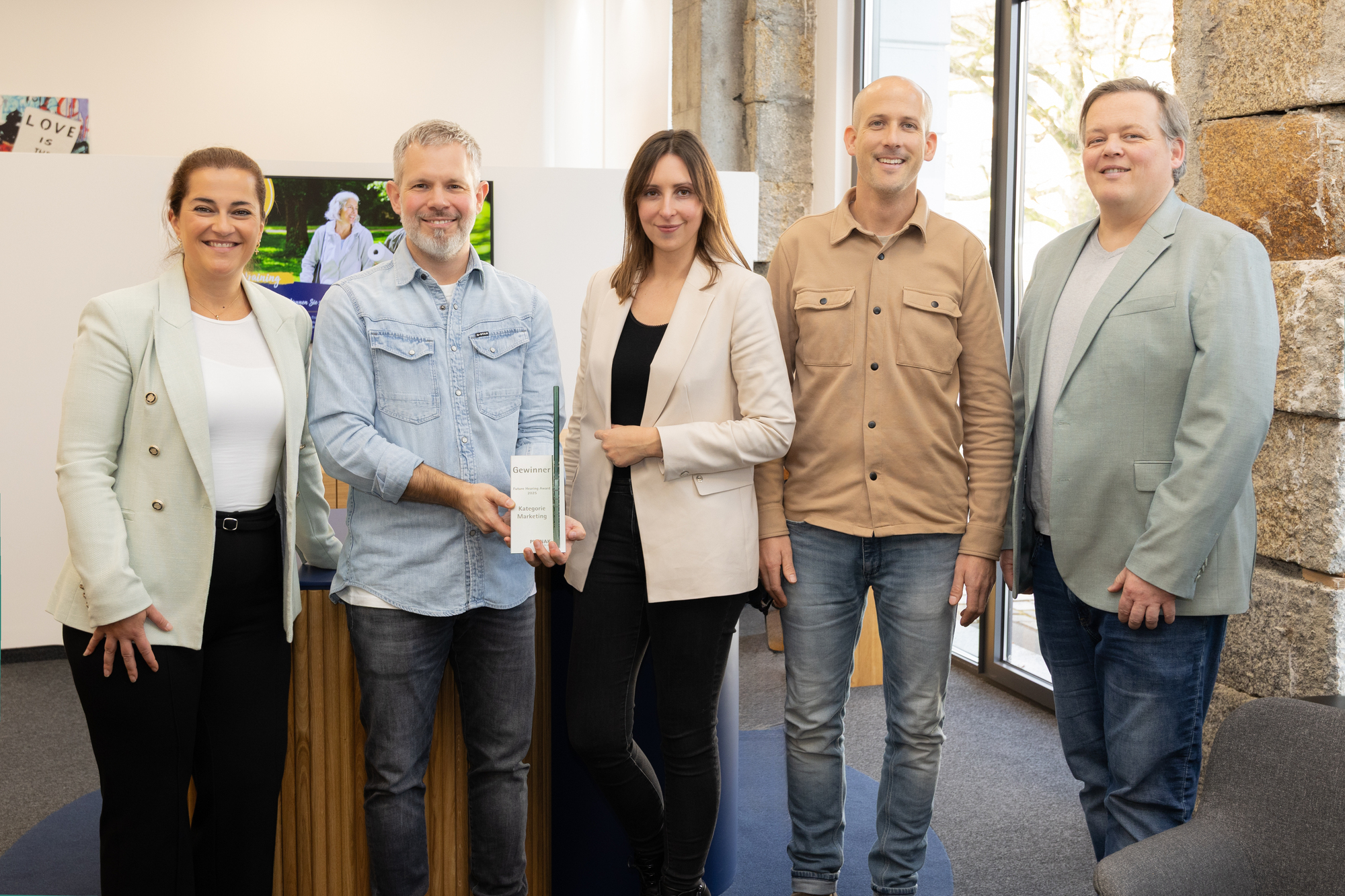 Von links: Dragana Radovanovic (Phonak), Christoph Riederer (ZR), Isabel Grieß (Phonak), Dominic Zengerle (ZR) und Jan-Christian Fross (Phonak). Foto: Zengerle &amp; Riederer Hörsysteme