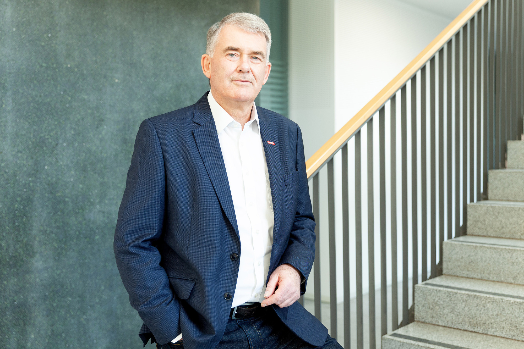 Ulrich Wagner, Hauptgeschäftsführer der Handwerkskammer für Schwaben. Er setzt sich für die Nachfolge bei Handwerksbetrieben ein. Foto: HWK/ Sascha Schneider