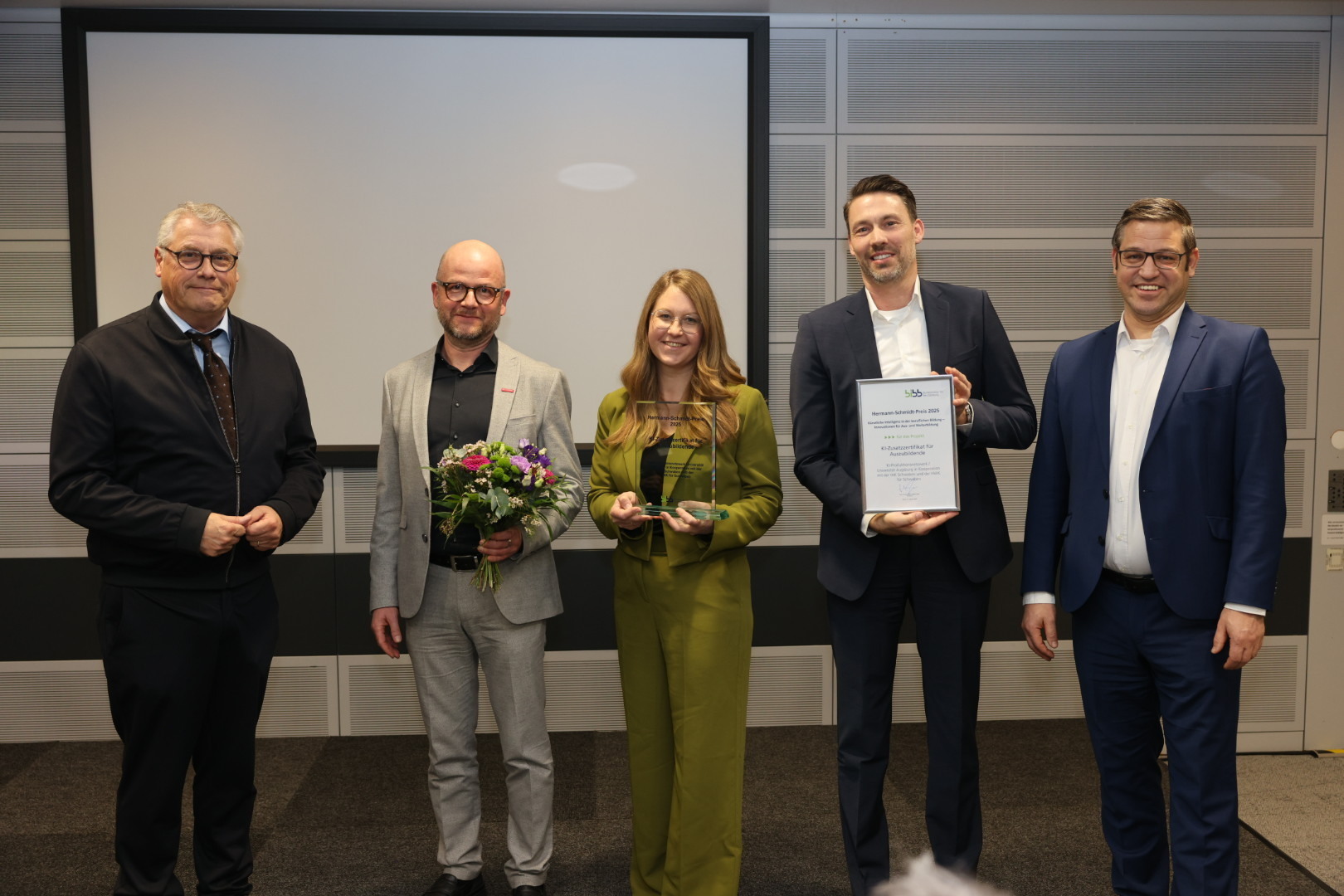 (v.l.n.r.:) Prof. Dr. Friedrich Hubert Esser (Präsident, Bundesinstitut für Berufsbildung), Volker Zimmermann (stv. Hauptgeschäf
