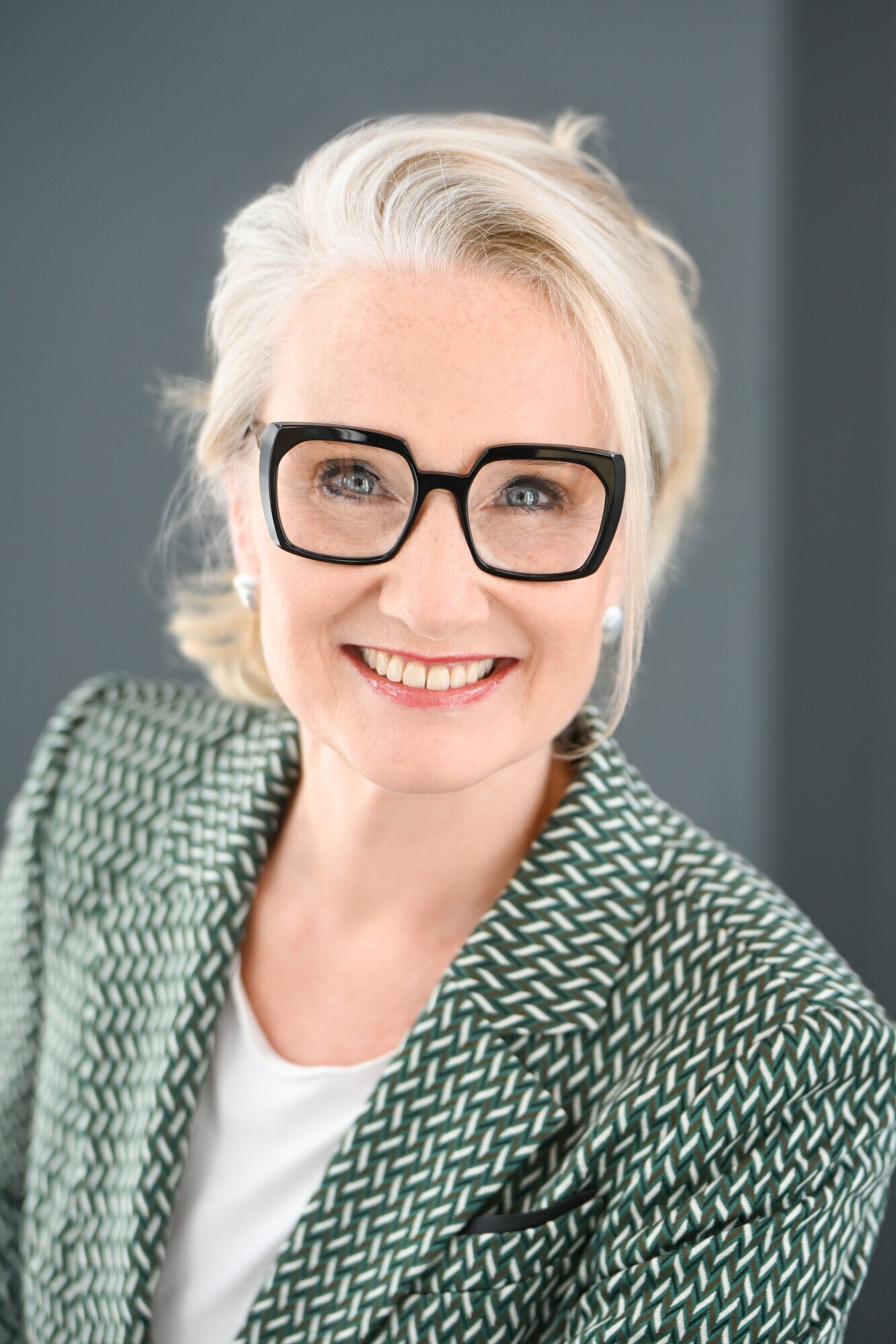 Iris Steiner tritt als gemeinsame OB-Kandidatin für die FDP und Pro Augsburg in Augsburg an. Foto: Daniel Biskup