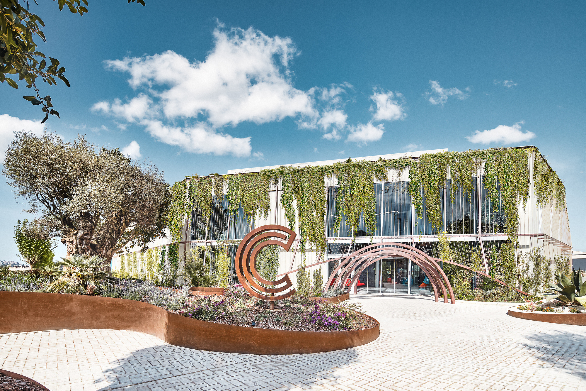 <em>THE CIRCLE ist ein Business-Standort geprägt von Ästhetik, Gemeinschaft und der unvergleichlichen Energie Mallorcas. Foto: THE CIRCLE Mallorca / Domus Vivendi Group</em>