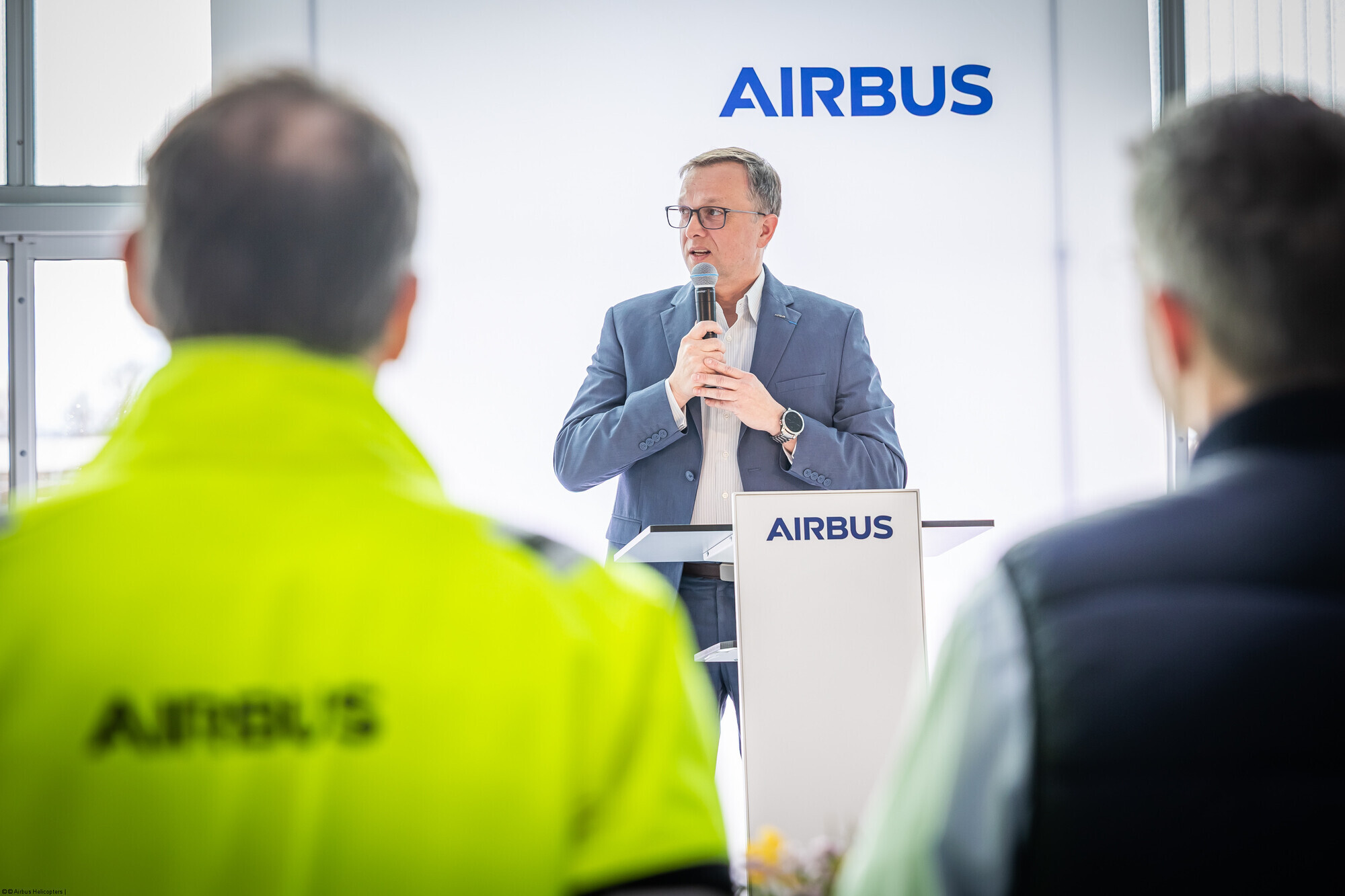 Stefan Thomé, Geschäftsführer von Airbus Helicopters Deutschland, bei der Eröffnung des Hangar C7 in Donauwörth. Foto: Airbus Helicopters / Christian Keller