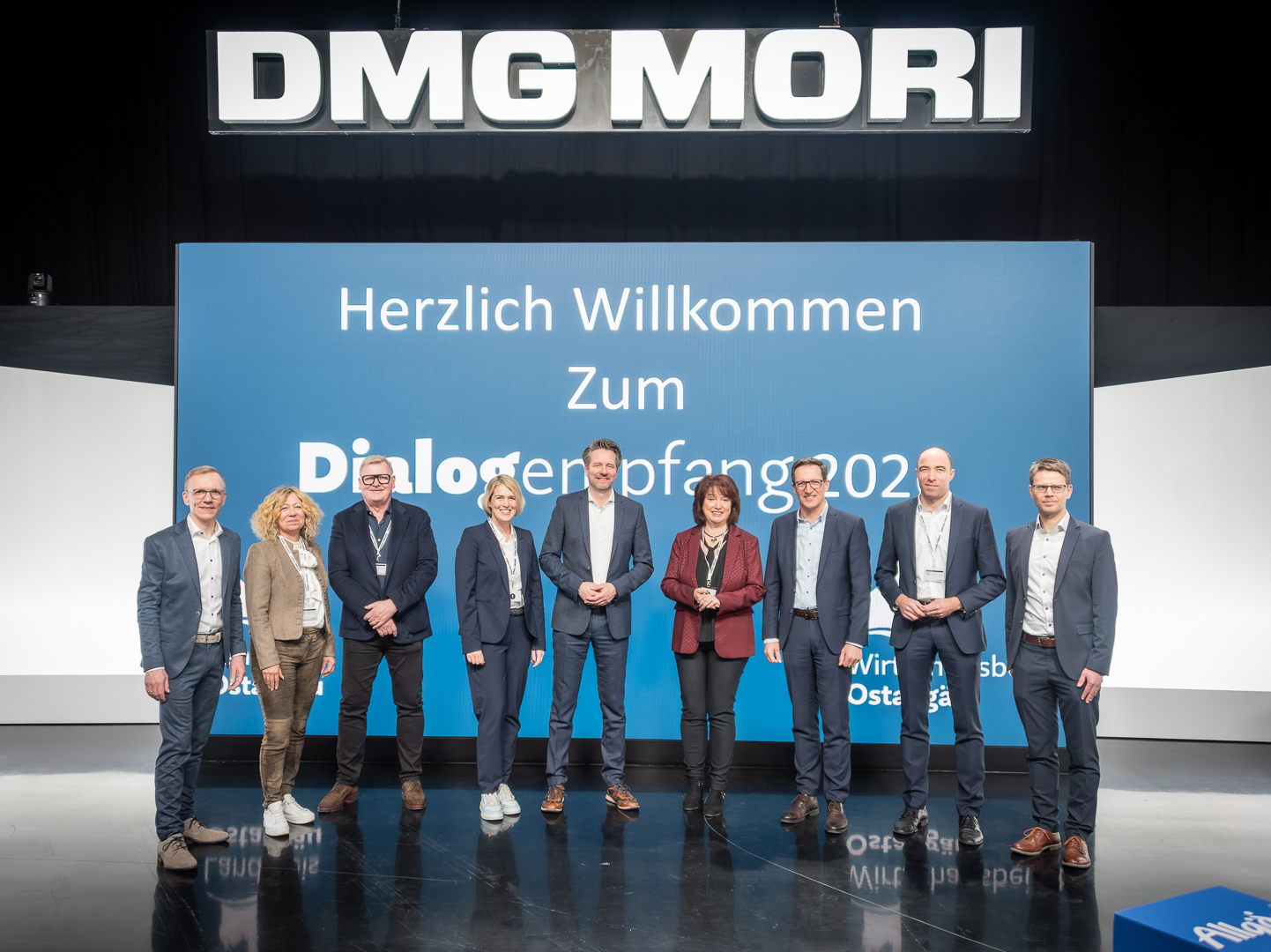 Von links: Reinhard Musch, Ingrid Bußjäger-Martin, Josef Ambros, Sandra Uhrig, Christian Buchholz, Landrätin Maria Rita Zinnecker, Cornelius Nöß, Ferdinand Mayr und Florian Lau. Foto: Landkreis Ostallgäu/Christian Greither