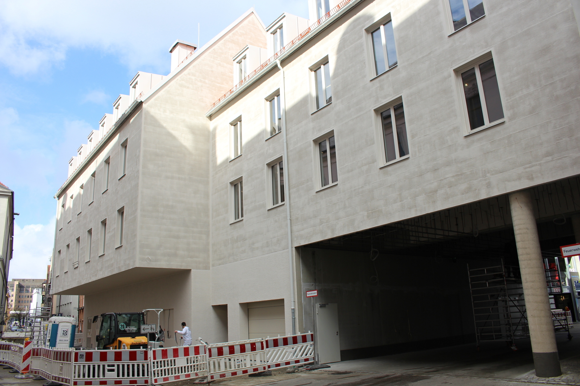 Die Fassade ist noch nicht ganz fertig - in vier Wochen soll es hier anders aussehen.