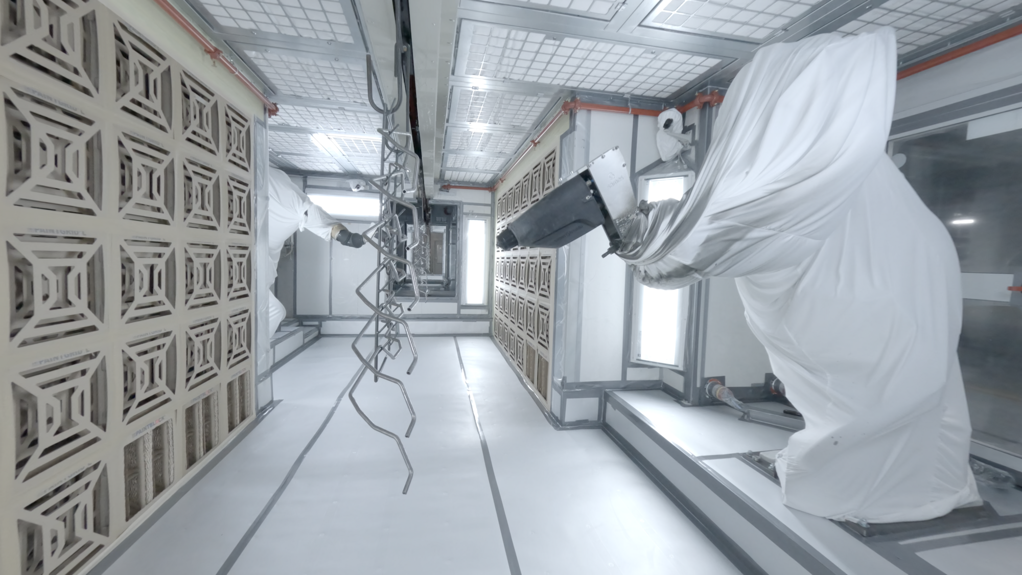 Die neue Hightech-Lackieranlage von Fendt vereint modernste Technik mit Nachhaltigkeit. Foto: AGCO Fendt