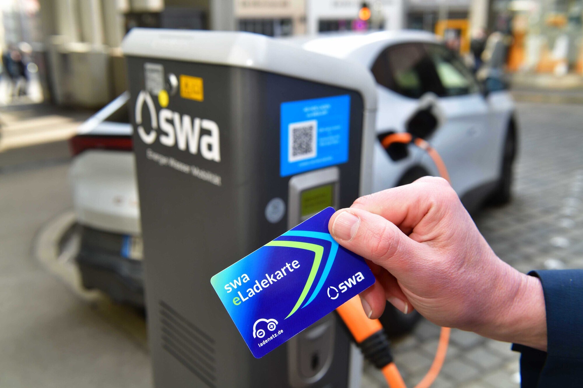 Die Stadtwerke Augsburg verdoppeln ihr Ladenetz und senken ihre Preise. Foto: swa/ Thomas Hosemann