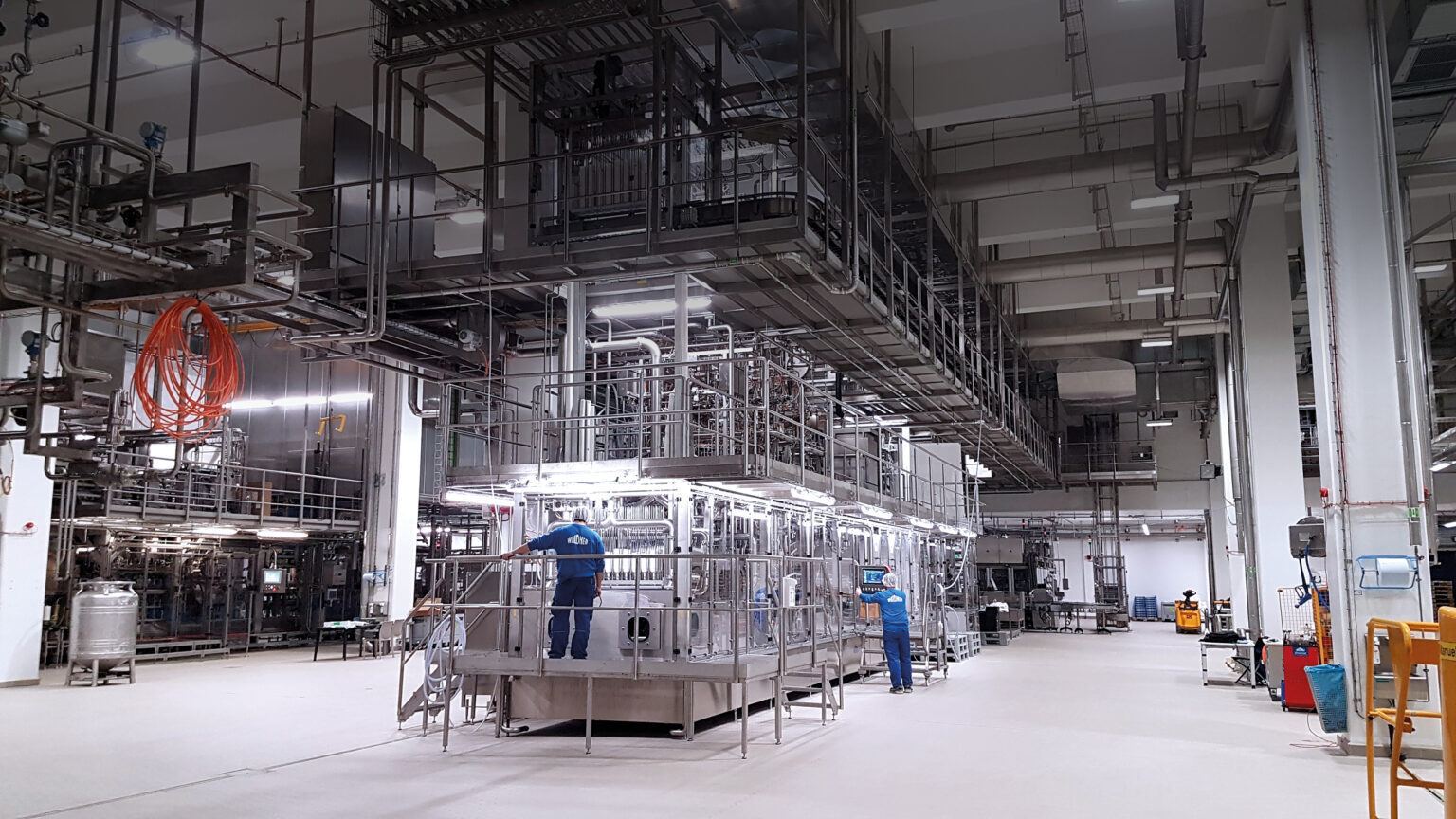 Die Waldner Unternehmensgruppe entwickelt und produziert seit mehr als 100 Jahren kundenspezifische und individuelle Abfüllanlagen, Prozessanlagen, Labore und Lernräume. Foto: Waldner Gruppe