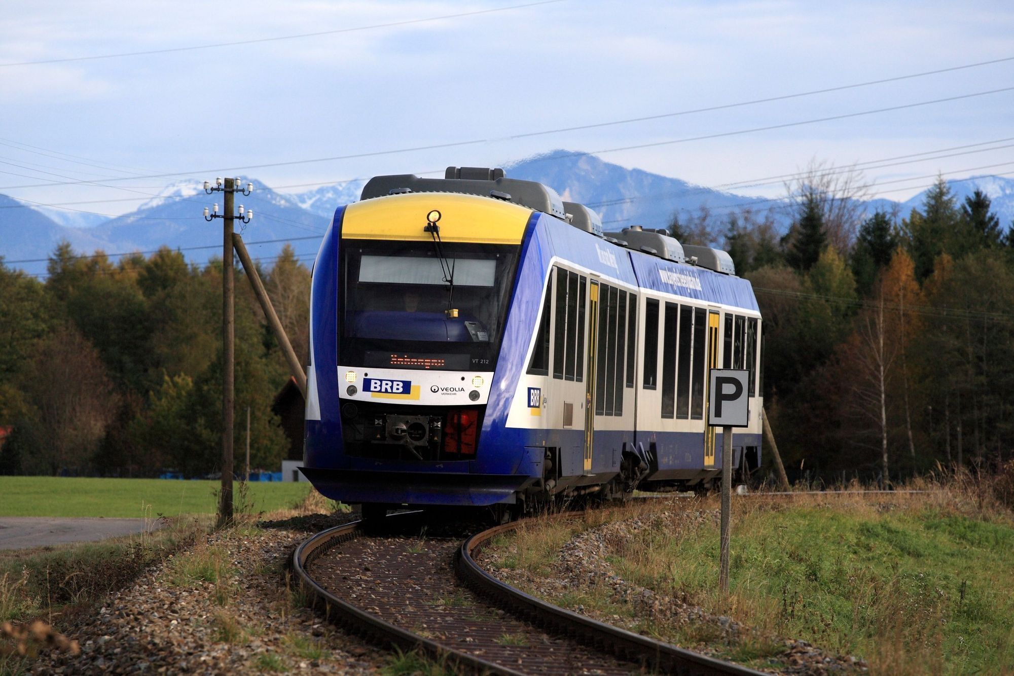 Zwischen Augsburg und Landsberg gilt ab Ostermontag ein anderer Fahrplan. Foto: Uwe Miethe