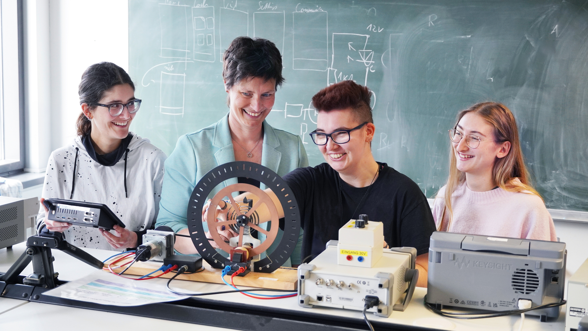 Das neue Orientierungssemester „Technik +O“ an der Technischen Hochschule Ulm erleichtert Frauen den Einstieg ins Technikstudium. Foto: TH Ulm