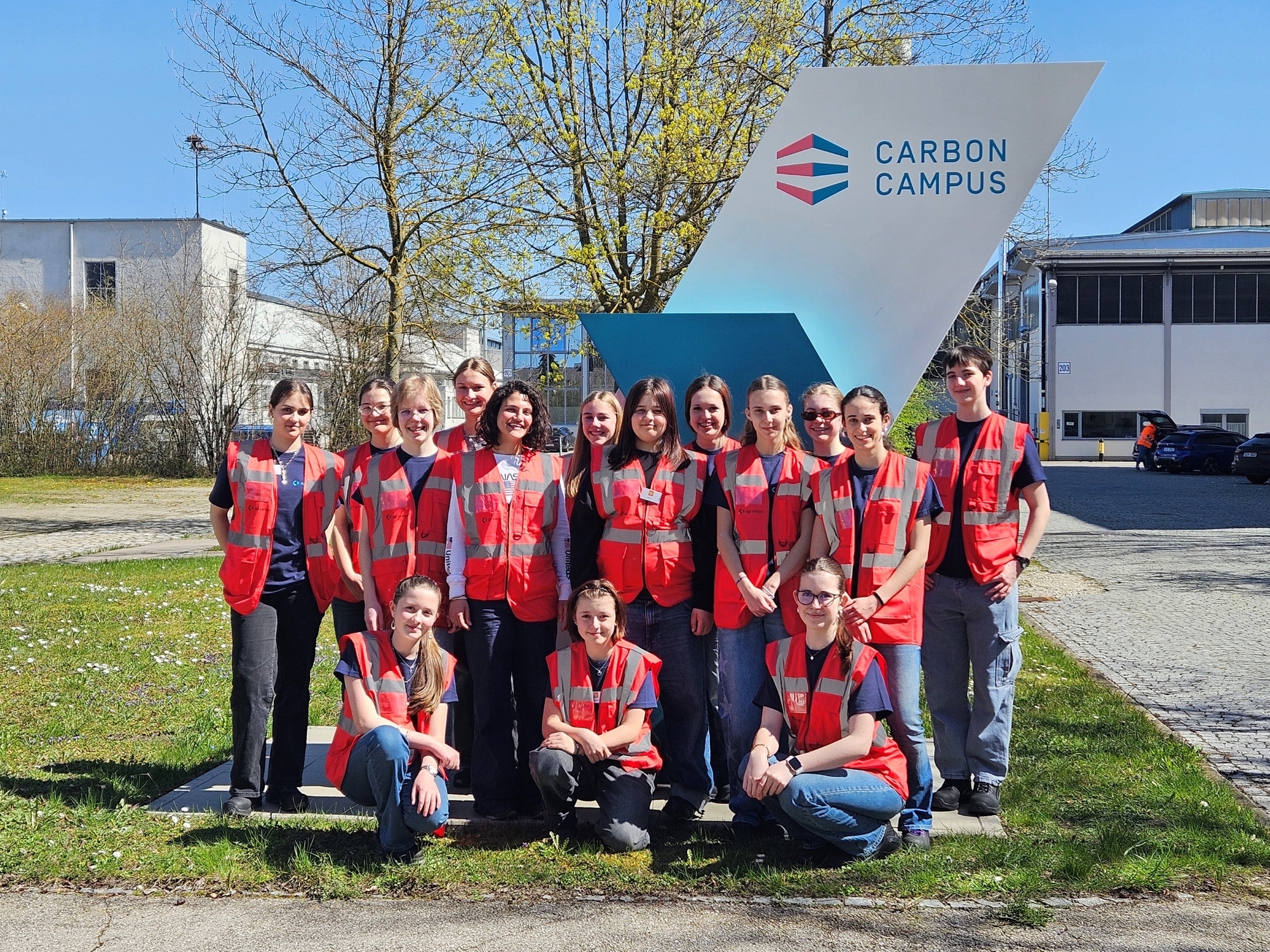 Das Forscherinnen-Camp  von SGL Carbon und THA soll junge Frauen für MINT-Berufe begeistern. Foto: Jasmin Müller