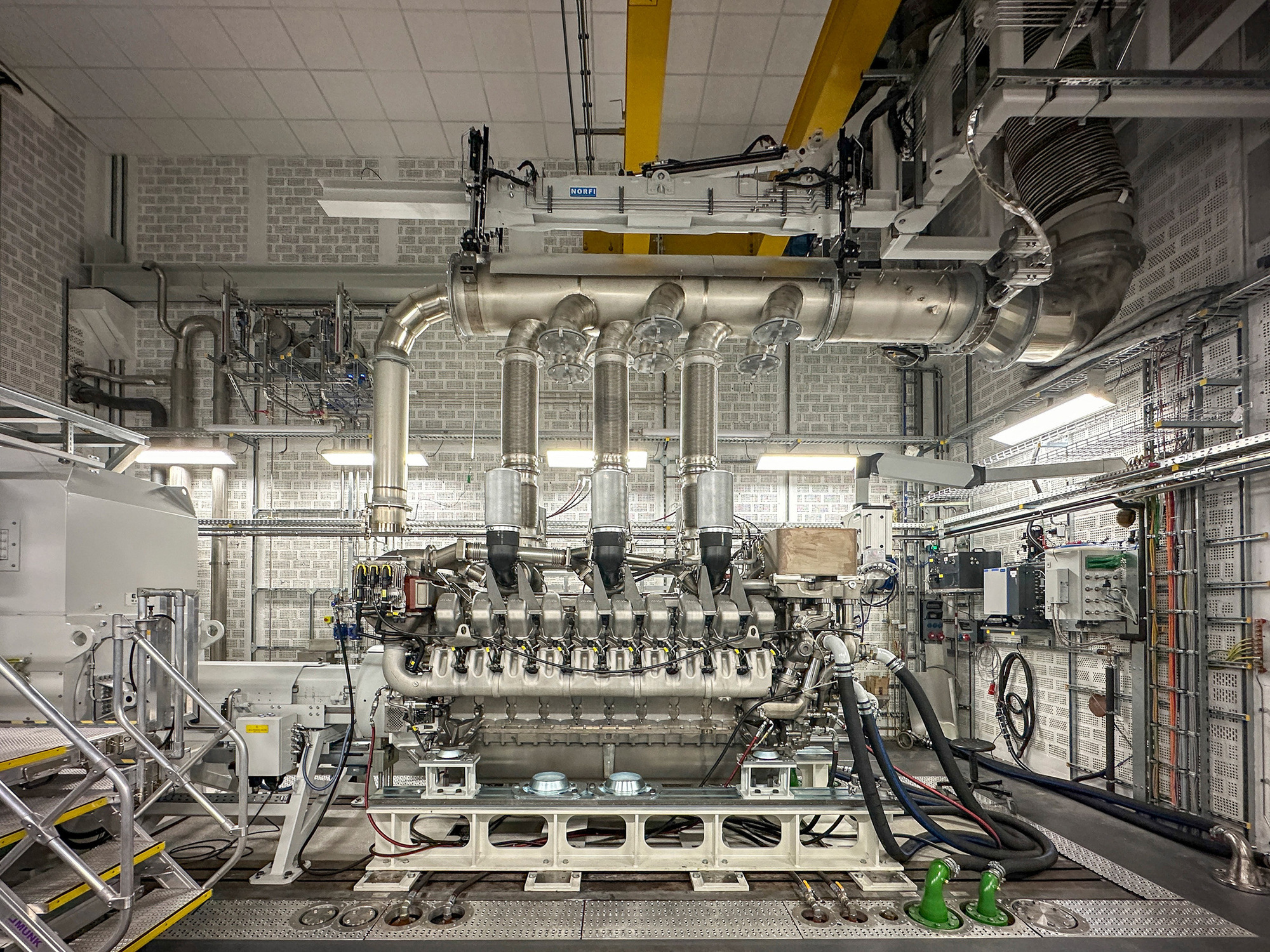 Die Rolls-Royce Prüfstände der mtu-Baureihe laufen in Friedrichshafen, Augsburg und Ruhstorf inzwischen vollständig mit dem Kraftstoff HVO. Foto: Rolls-Royce