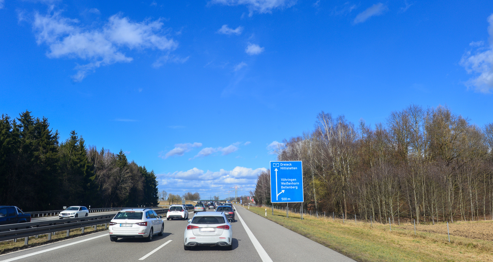 Die Planungen für den Ausbau der A7 zwischen Hittistetten und Illertissen sollen wieder aufgenommen werden. Foto: Adobe Stock/ Ilhan Balta