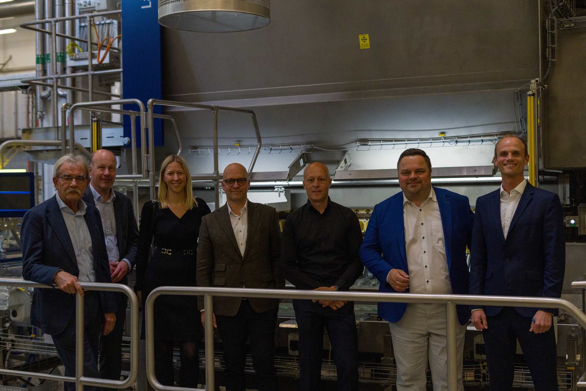 Von links: Peter Ziegelmeier, Martin Sailer, Cornelia Heiser, Michael Singer, Maximilian Schick, Benjamin Früchtl und Markus Deller. Foto: Theo Müller Unternehmensgruppe