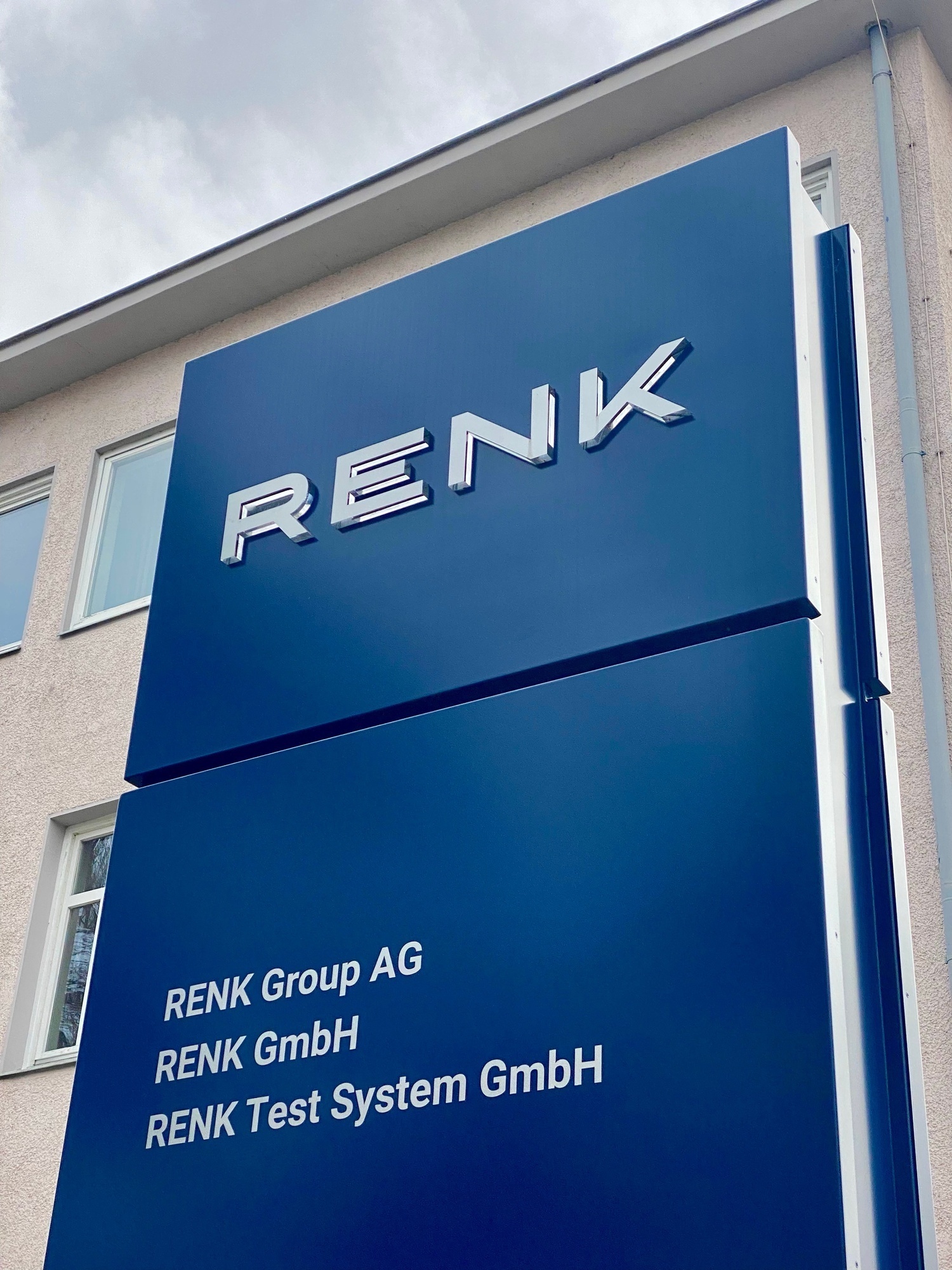 Archivbild. Der Hauptsitz von Renk in Augsburg. Foto: Adobe Stock/ Frank Gärtner