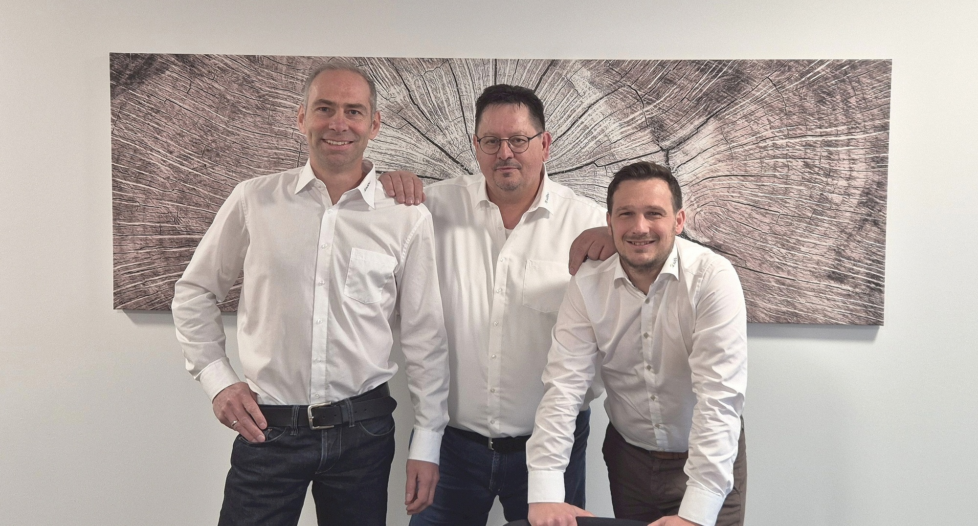 Von links: Stefan Skupin, Bernhard Häring und Max Weglehner. Foto: Säbu Holzbau