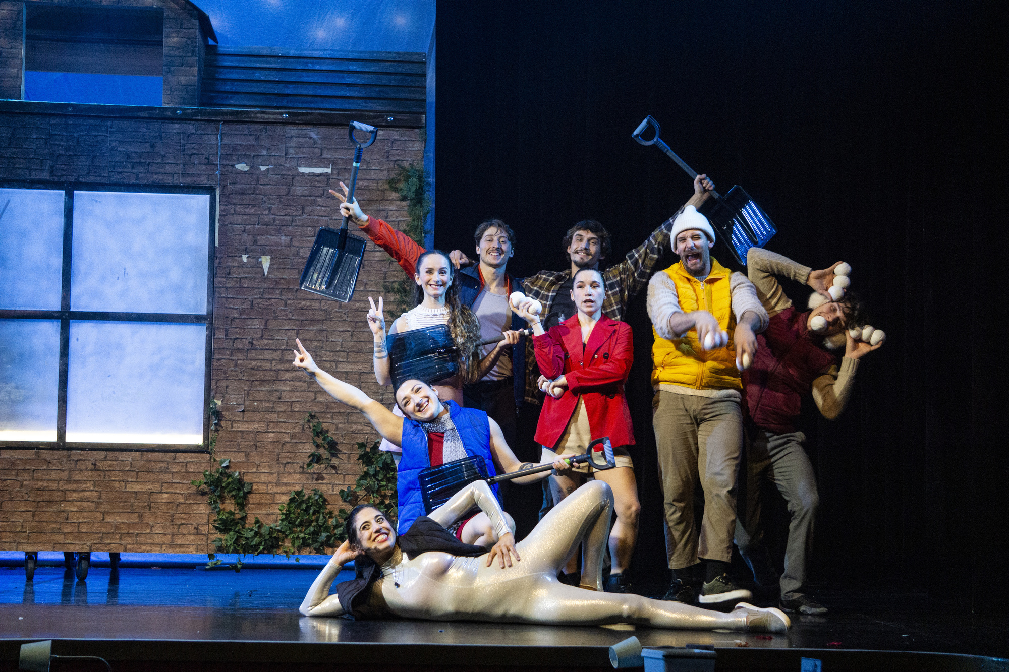 Das Ensemble der Show "Seasons" im GOP Varieté-Theater München. Foto: GOP / Heike Krämer