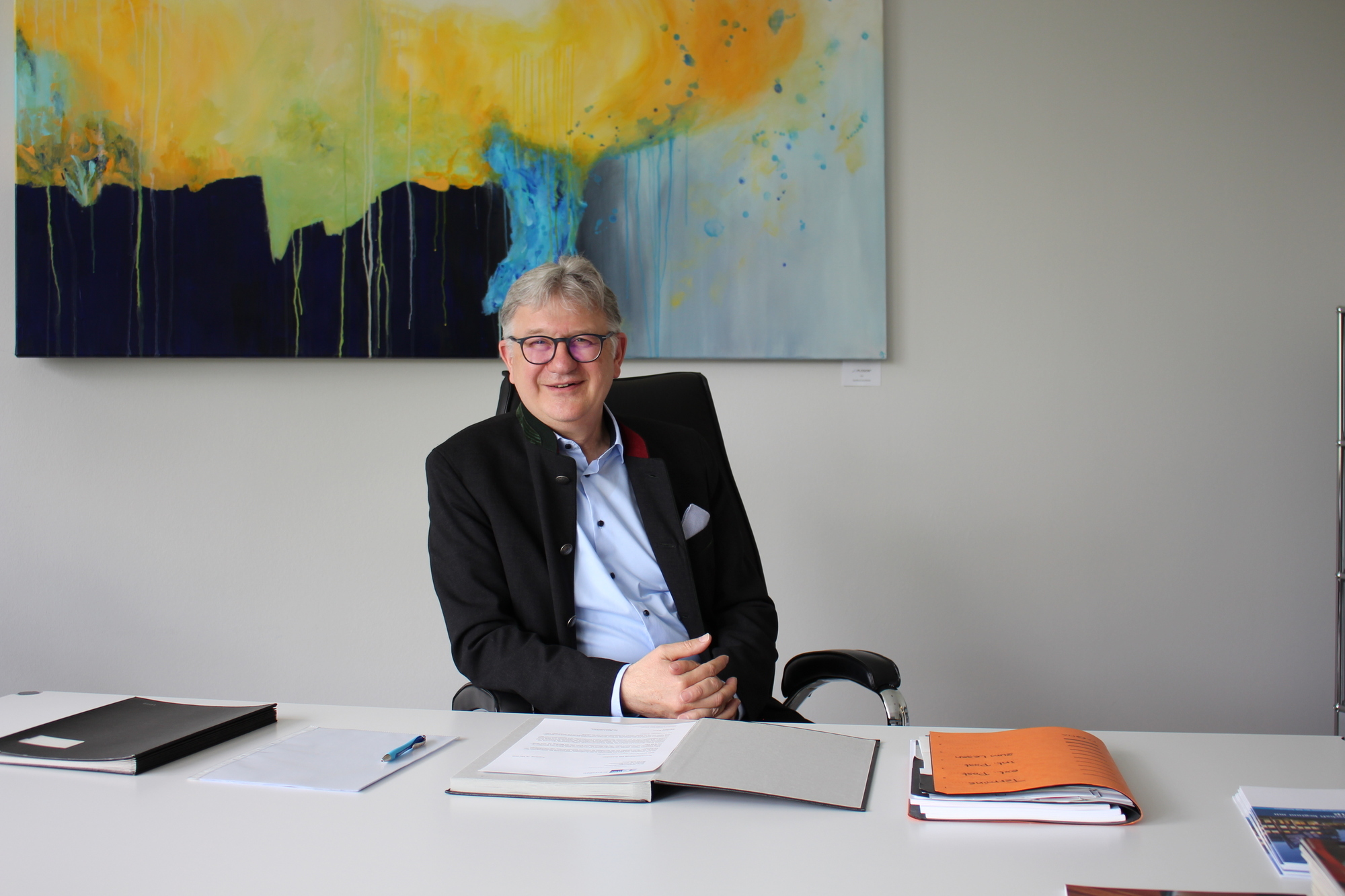 Reinhold Braun, Präsident der IHK Schwaben, fordert eine andere Energiepolitik, damit die Unternehmen in Bayerisch-Schwaben wettbewerbsfähig sind. Foto: B4B/ Katharina Seeburger