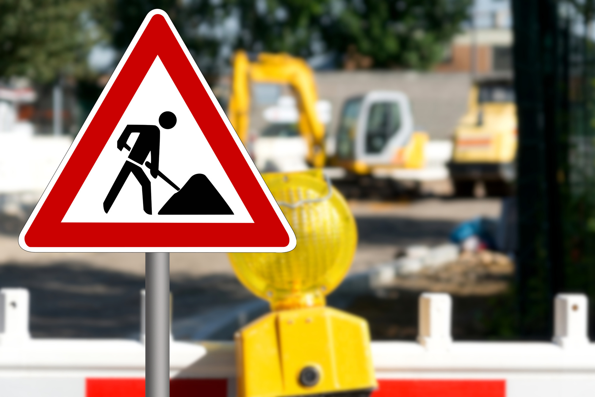 Die Berliner Allee in Augsburg wird für zwei Monate zur Baustelle. Foto: stock.adobe.com /  studio v-zwoelf