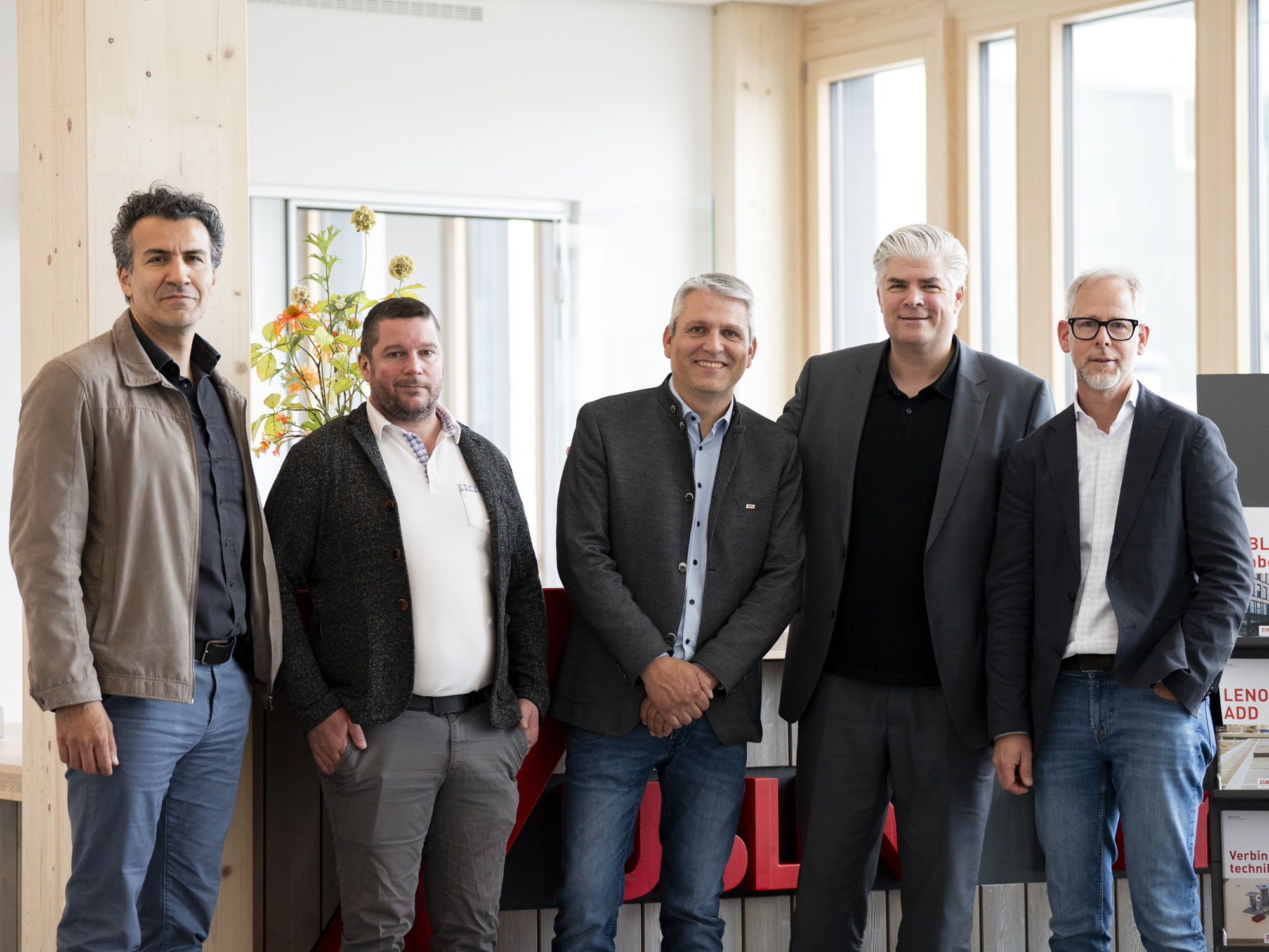 Von links: Yosef Schaban, Simon Pfeffer, Christian Scholz, Stefan Kratochwill und Michael Stiegeler. Foto: Sandra Sitzmann / Züblin Timber