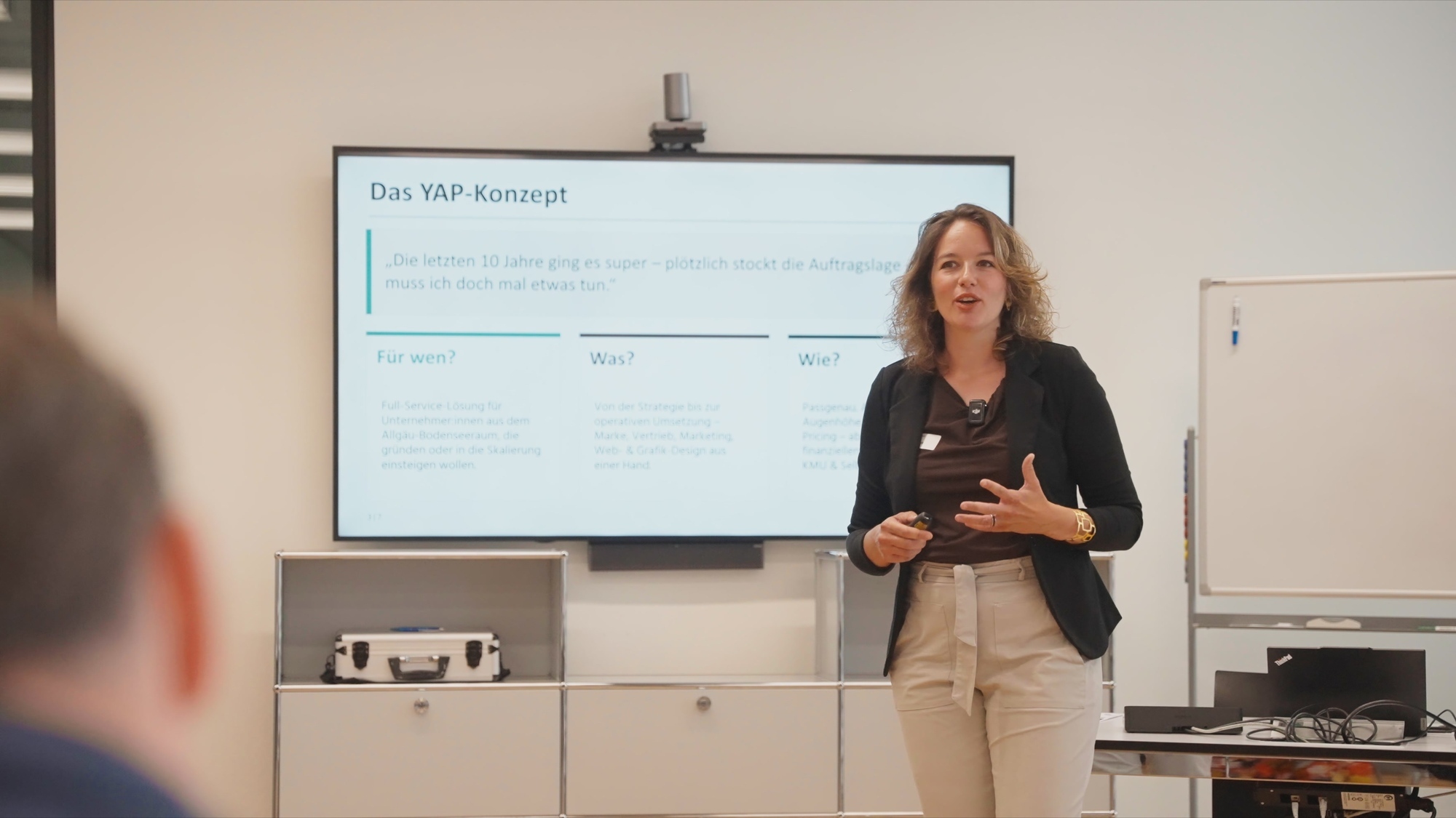 Beim ersten „Future Meets Experience“-Event stellt Gründerin Sophia Steinmetz ihr Start-up „Your Authentic Path“ vor.