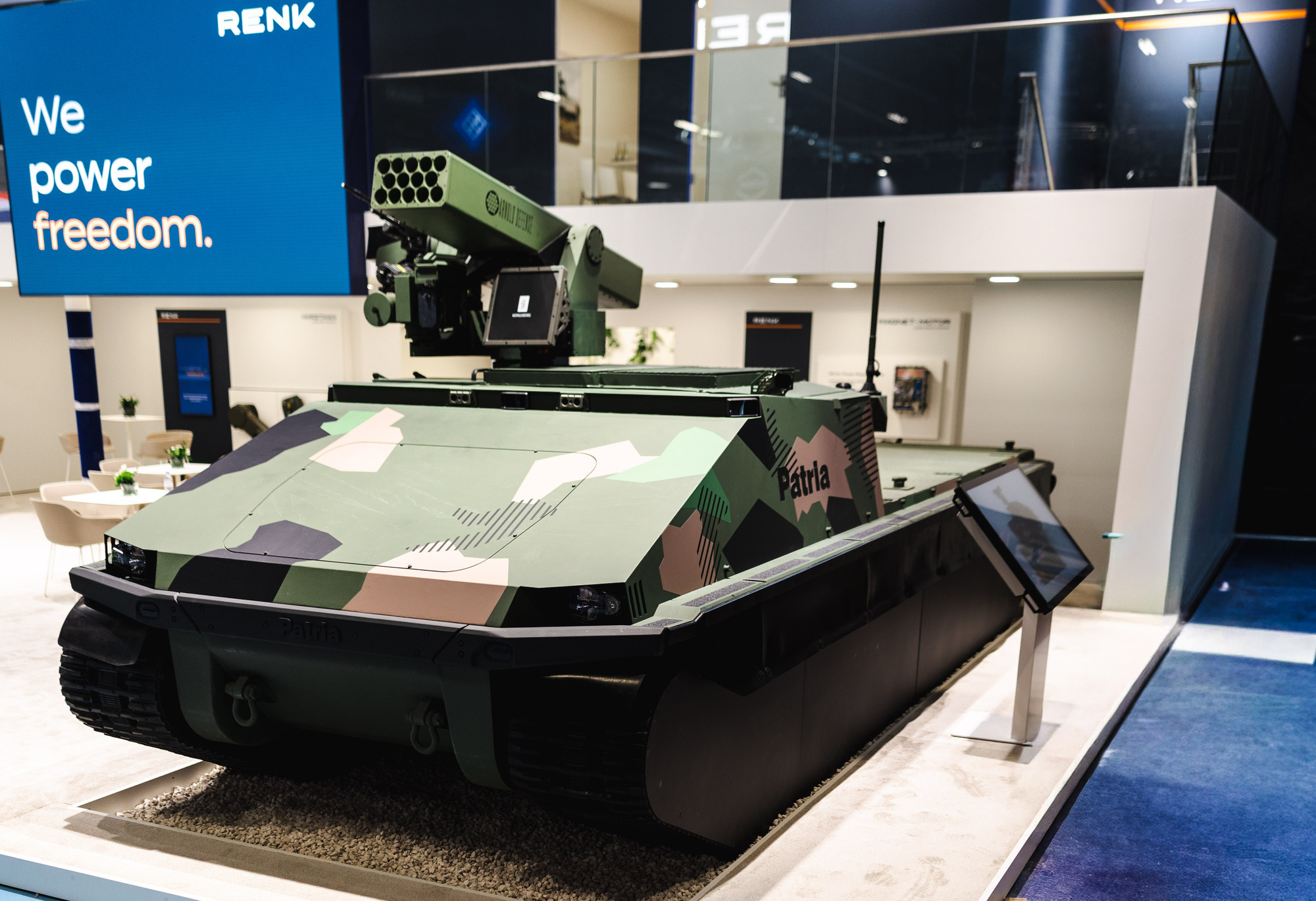 Ein Demomodell des neuen unbemannten Kettenfahrzeugs von Renk und Patria wurde auf der Eurosatory vorgestellt. Foto: Renk