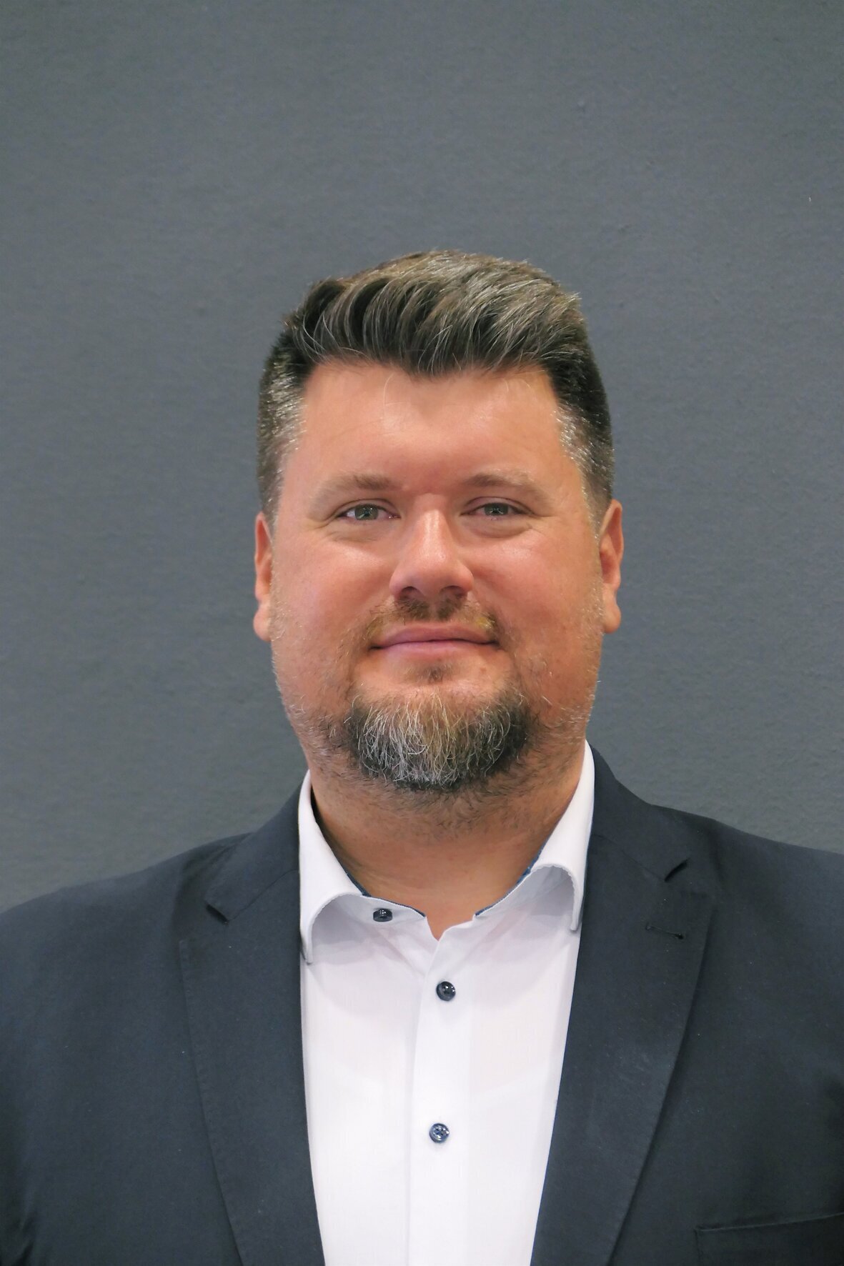 Julian Harpf ist neuer Regionalgeschäftsführer bei der IHK Schwaben. Foto: Harpf/IHK Schwaben