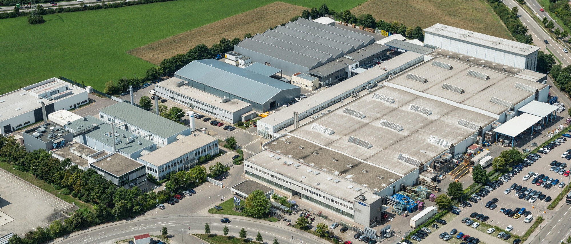 Der Forvia-Standort in Augsburg. Der Standort wird vom Rüstungsunternehmen GDELS übernommen. Foto: Faurecia