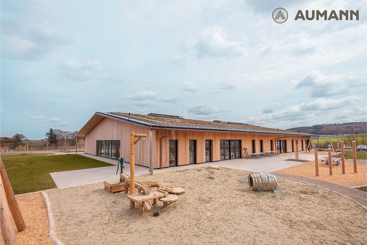 Ein neuer Kindergarten, ökologisch durchdacht und nachhaltig gebaut. Das stand bei der Kindertagesstätte St. Peter und Paul in Ziemetshausen im Vordergrund. Foto: Aumann Holzbau