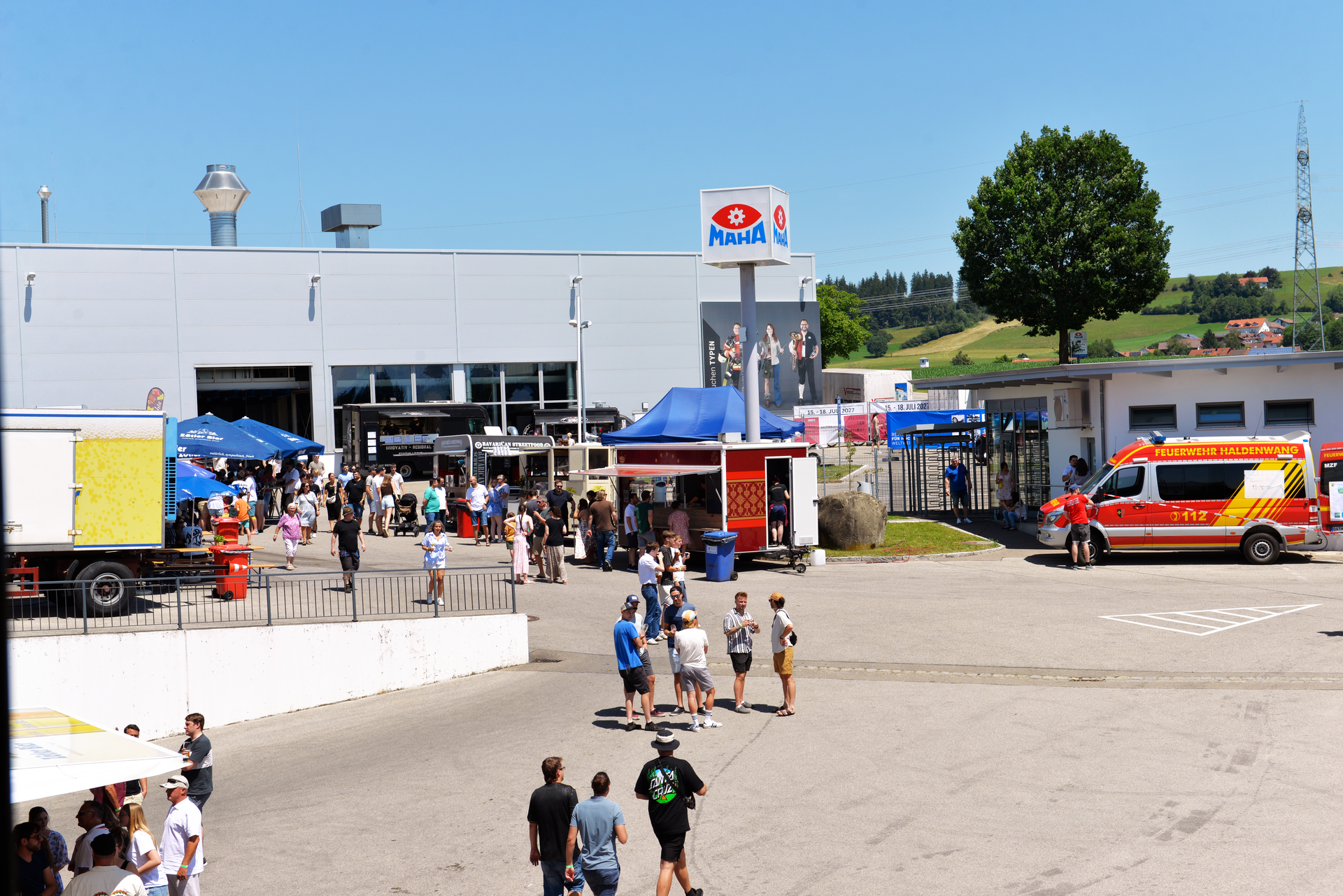 Kolleginnen und Kollegen aus aller Welt zu Gast beim MAHA-Sommerfest in Haldenwang im Oberallgäu.