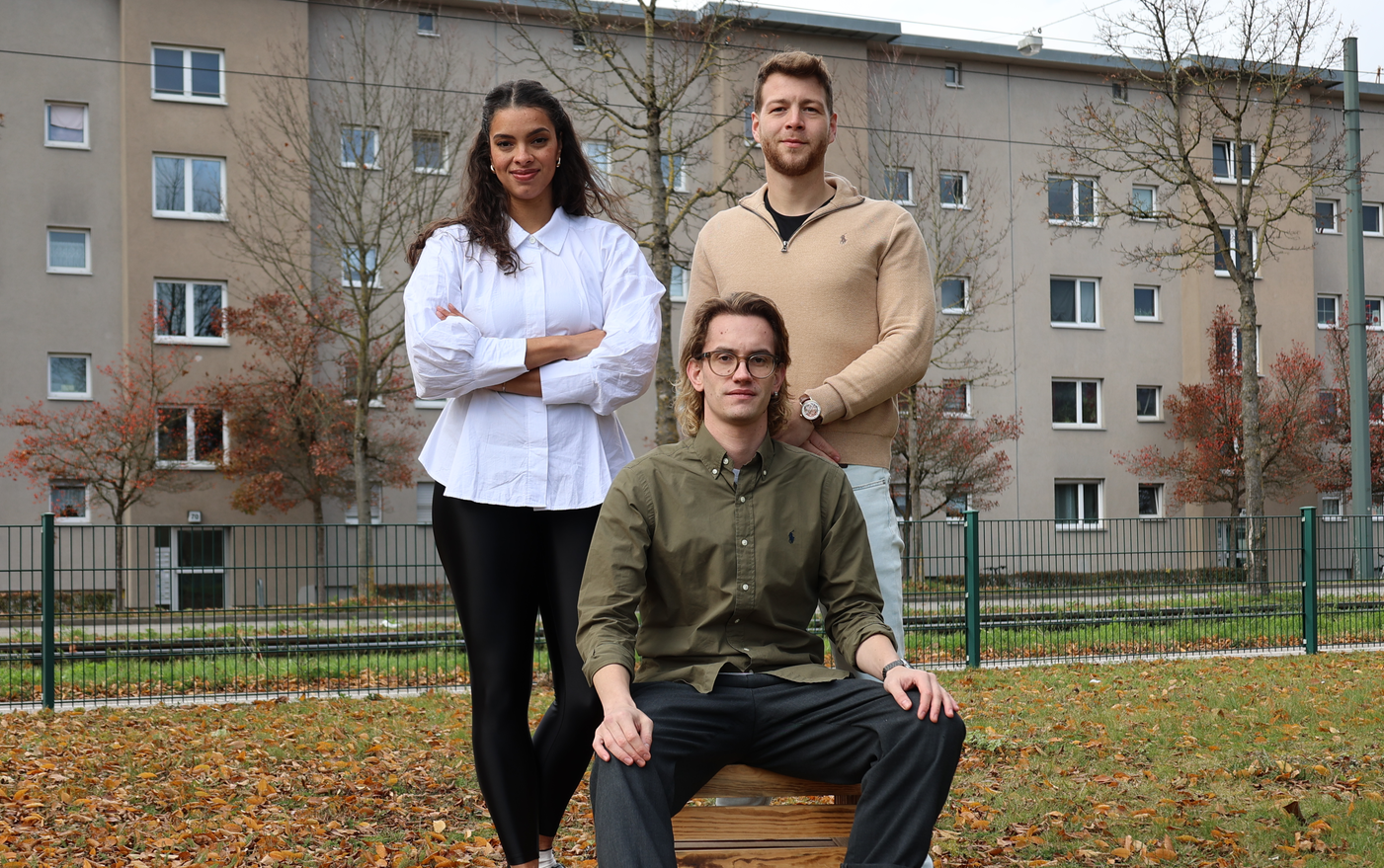 Das Team hinter Aeduco: Naemi Niemann, Joel Armbruster (vorne) und Leonard Nürnberg. Foto: Aeduco
