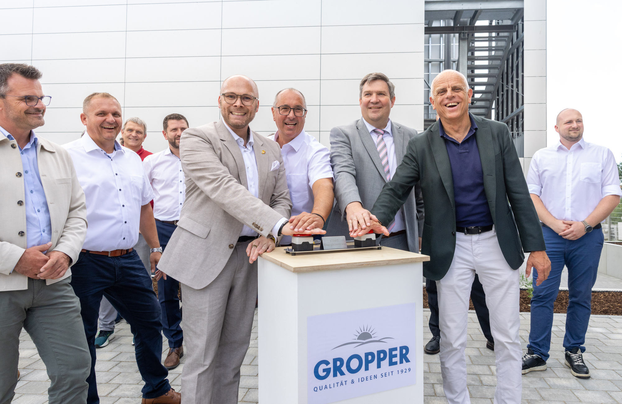 (v.l.n.r.): Jürgen Sorré (Oberbürgermeister Große Kreisstadt Donauwörth), Marcus Späth (Bürgermeister Gemeinde Tapfheim), Jürgen